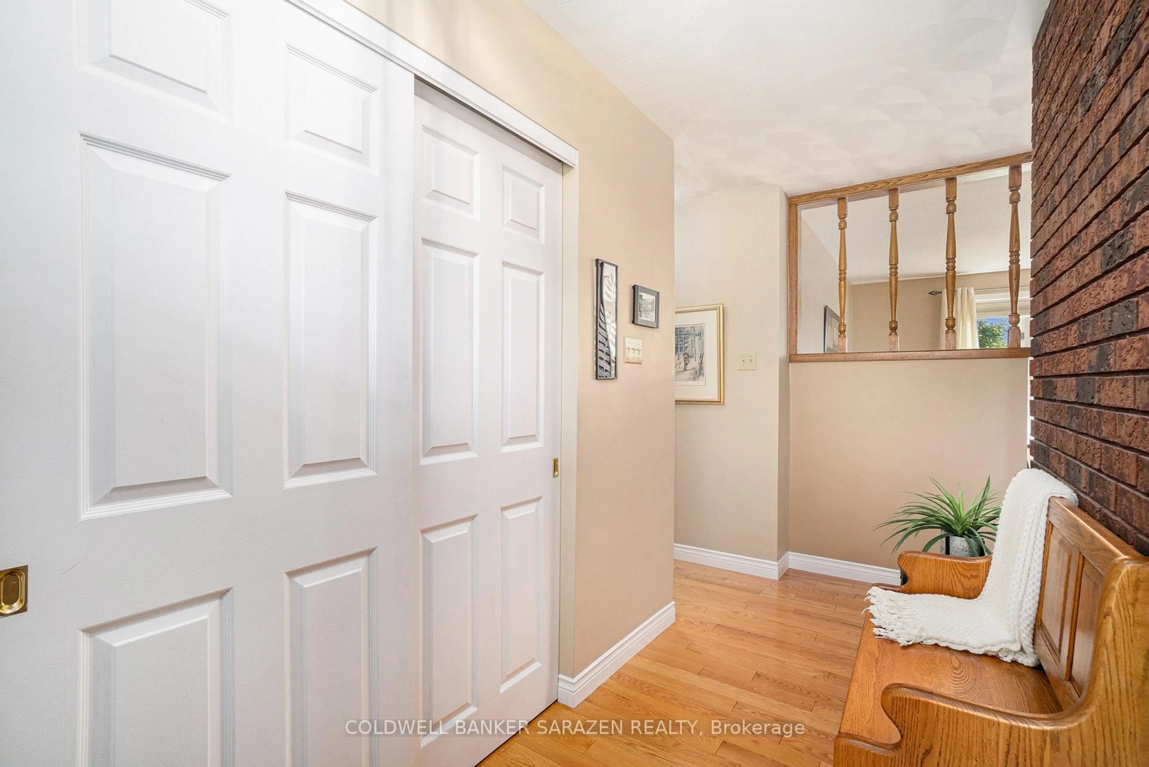 Indoor entryway for 37 WABALAC Dr, Arnprior Ontario K7S 3G9