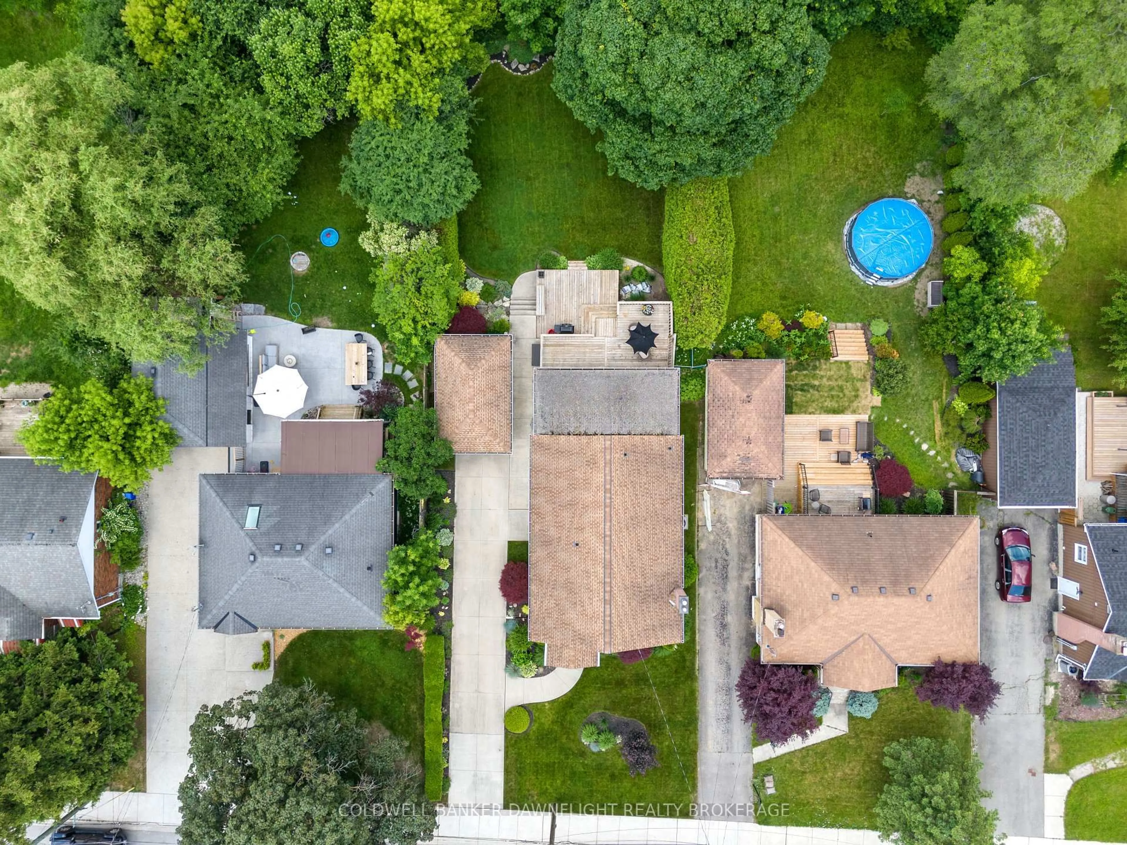 A pic from outside/outdoor area/front of a property/back of a property/a pic from drone, street for 644 Percy St, London South Ontario N6C 2L7