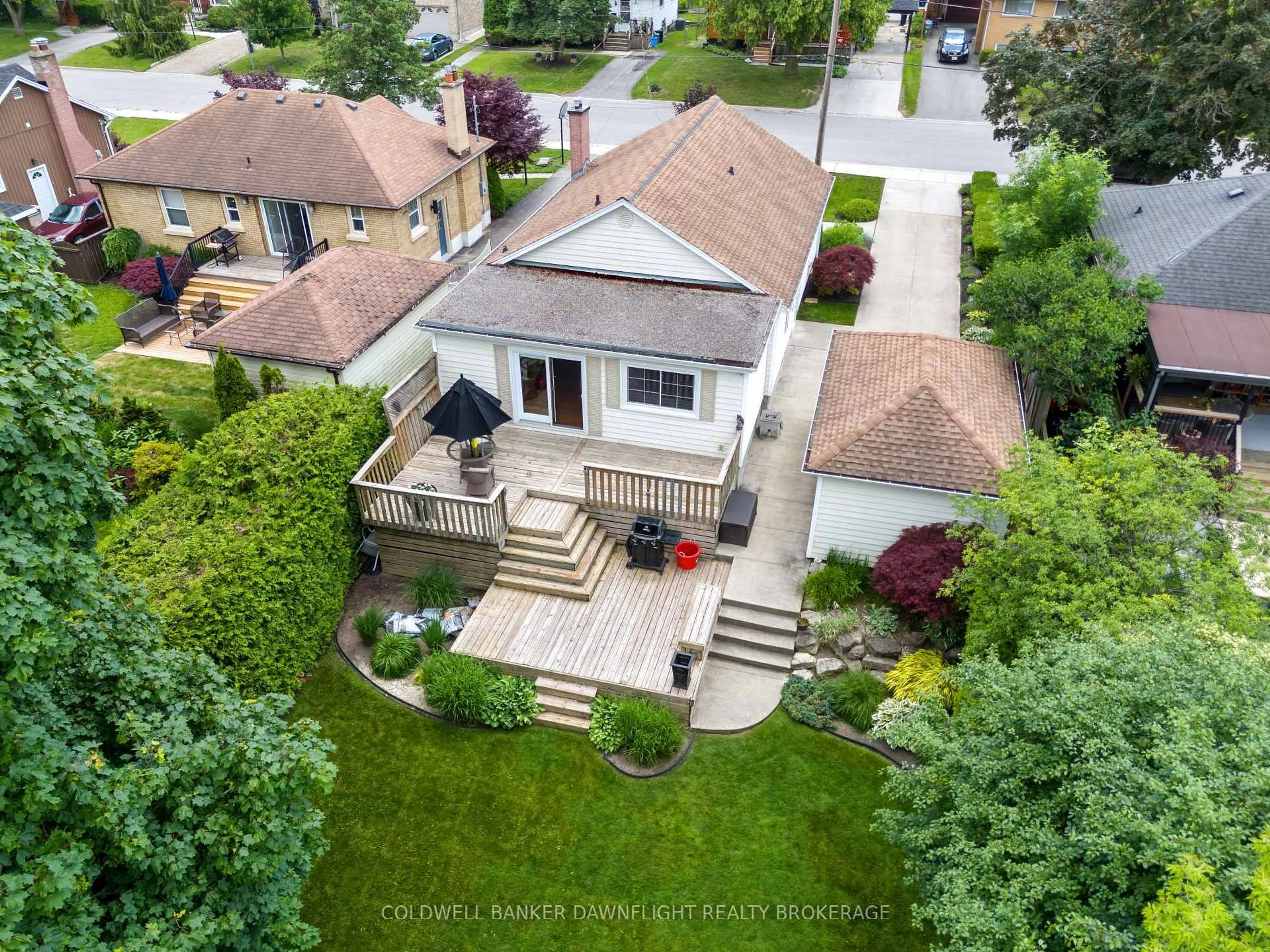A pic from outside/outdoor area/front of a property/back of a property/a pic from drone, street for 644 Percy St, London South Ontario N6C 2L7