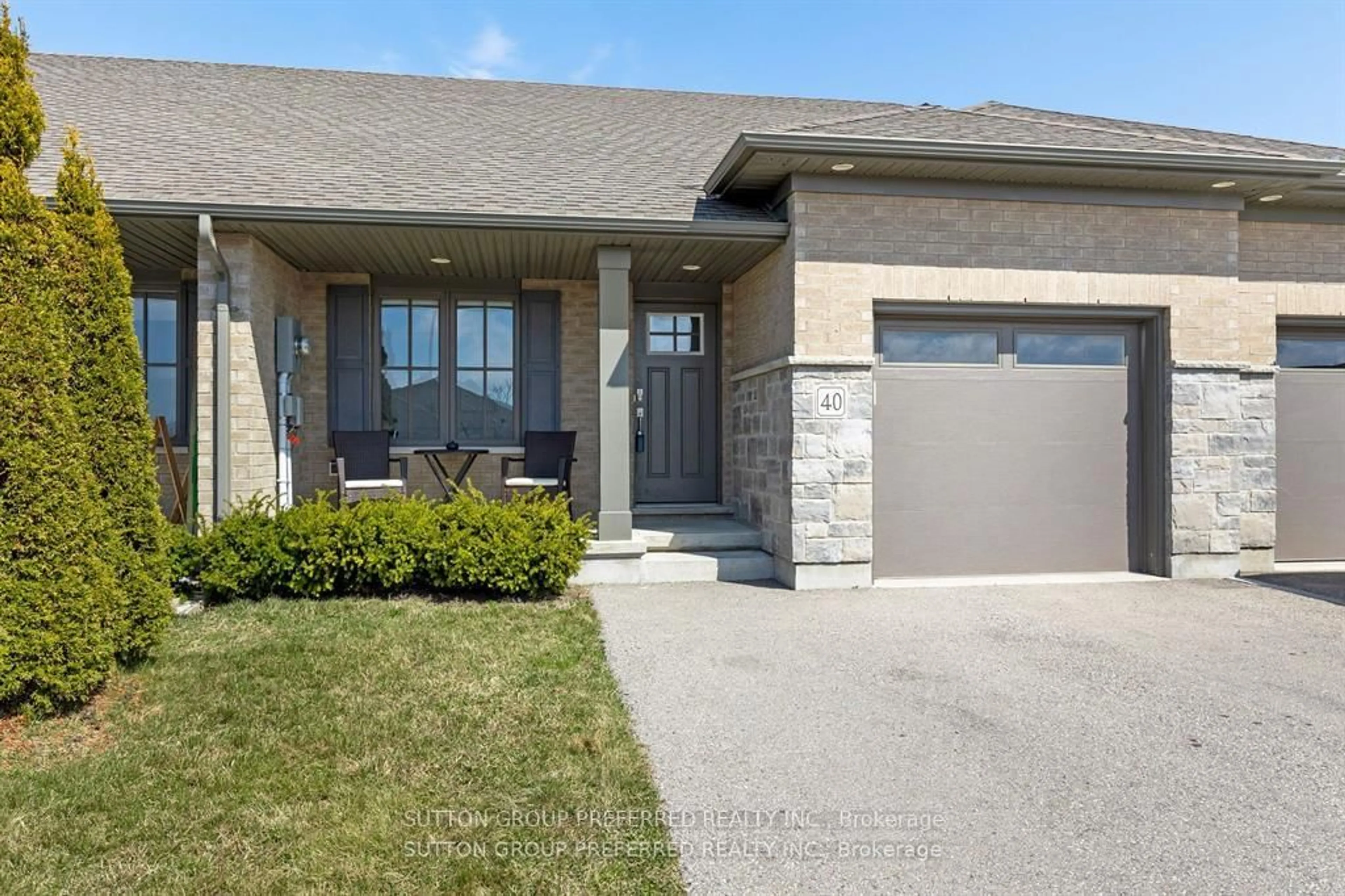 Home with brick exterior material, street for 40 Arbor Tr, St. Thomas Ontario N5R 0H1