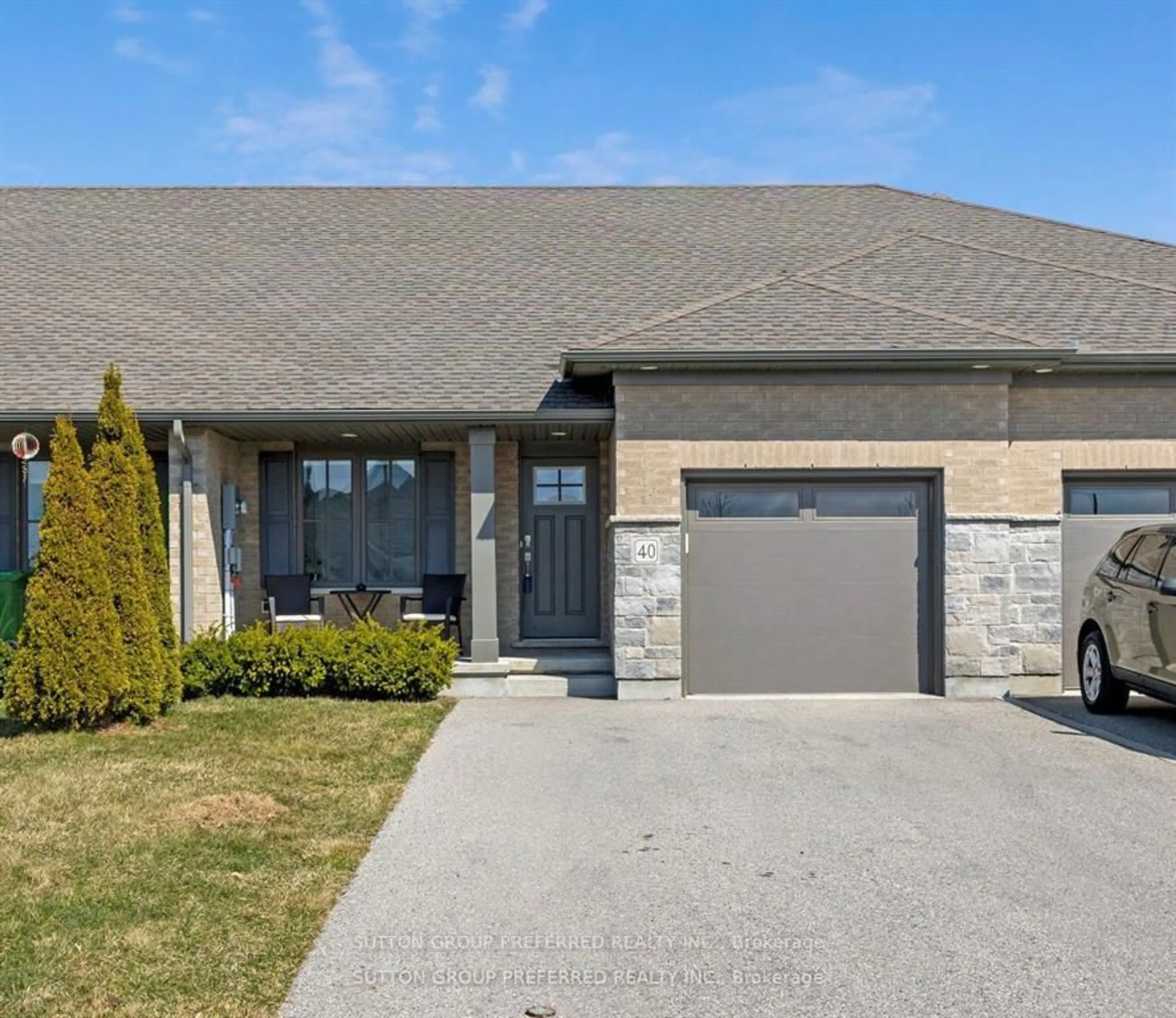 Home with brick exterior material, street for 40 Arbor Tr, St. Thomas Ontario N5R 0H1