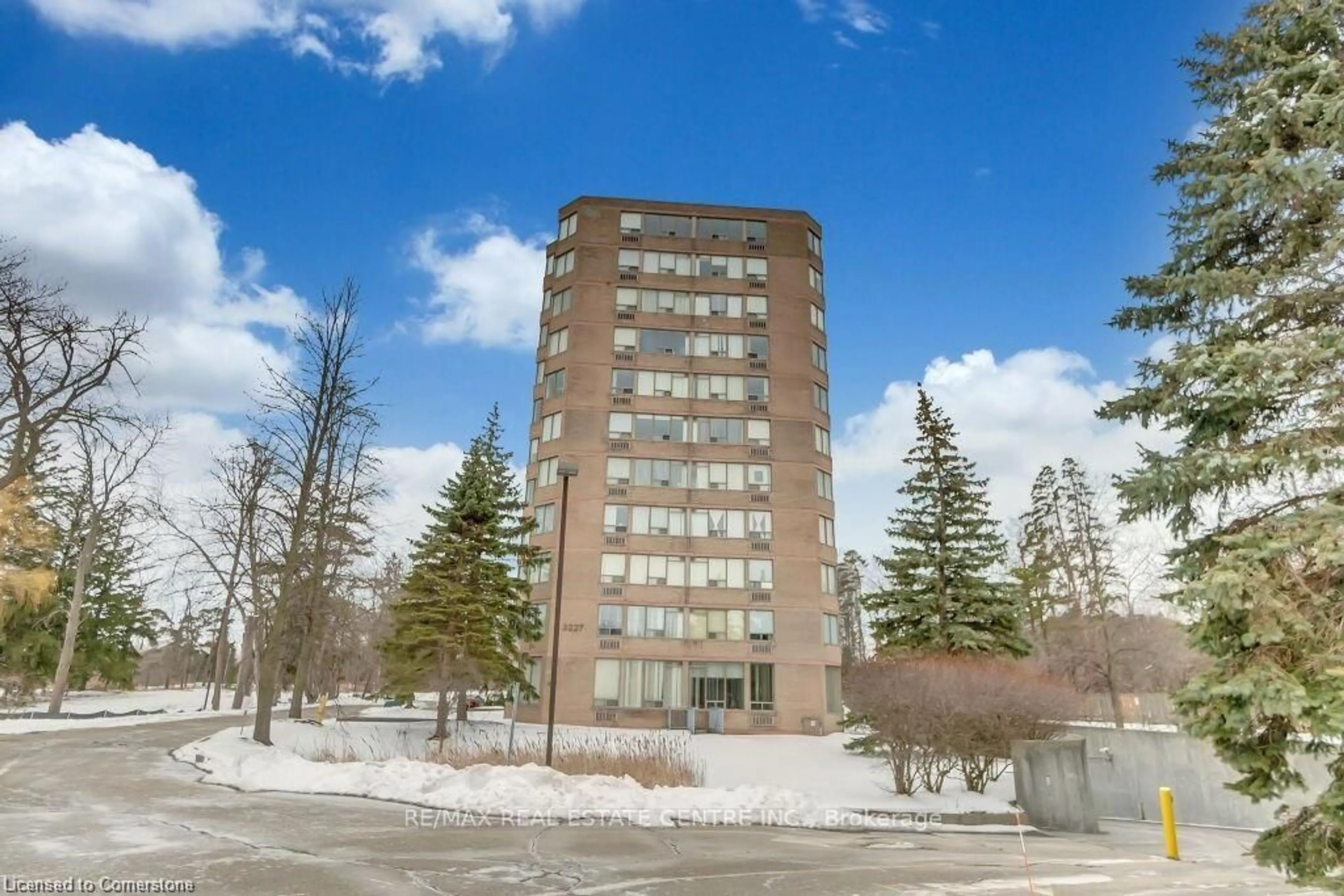 Unknown for 3227 King St #311, Kitchener Ontario N2A 3Z9