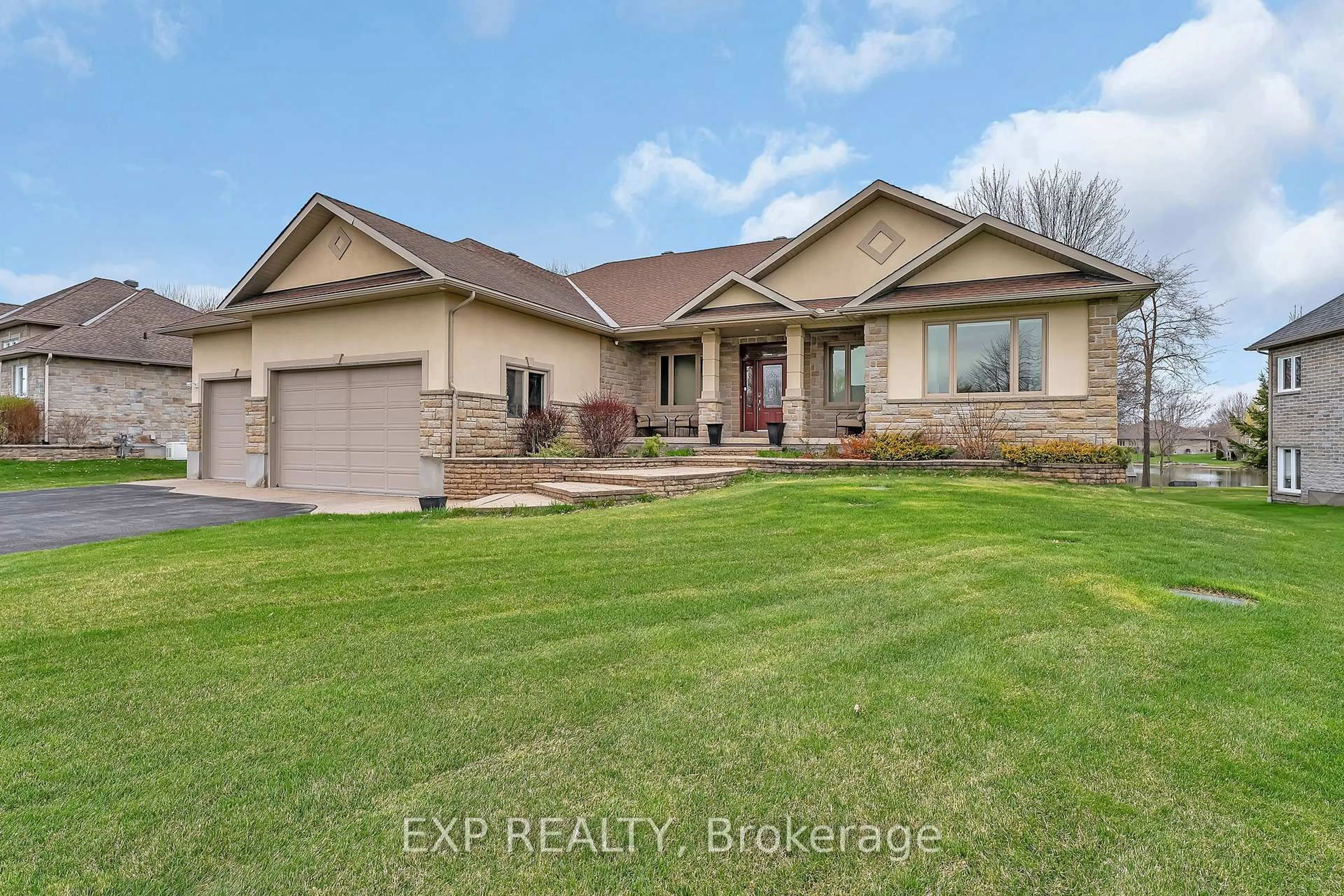 Home with brick exterior material, unknown for 6703 Suncrest Dr, Greely Ontario K4P 0B4