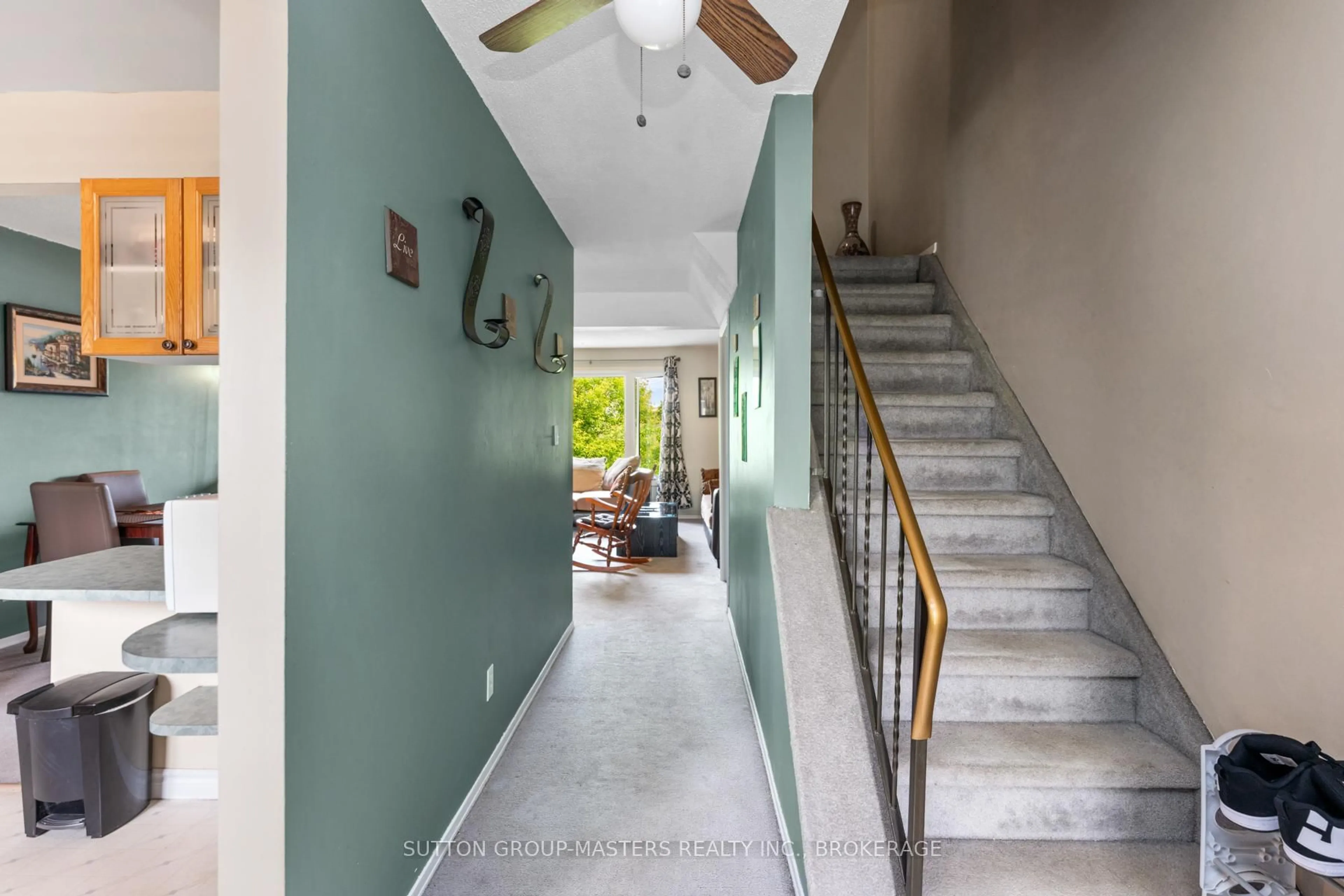 Indoor foyer for 25 Coventry Cres #49, Kingston Ontario K7M 7S2