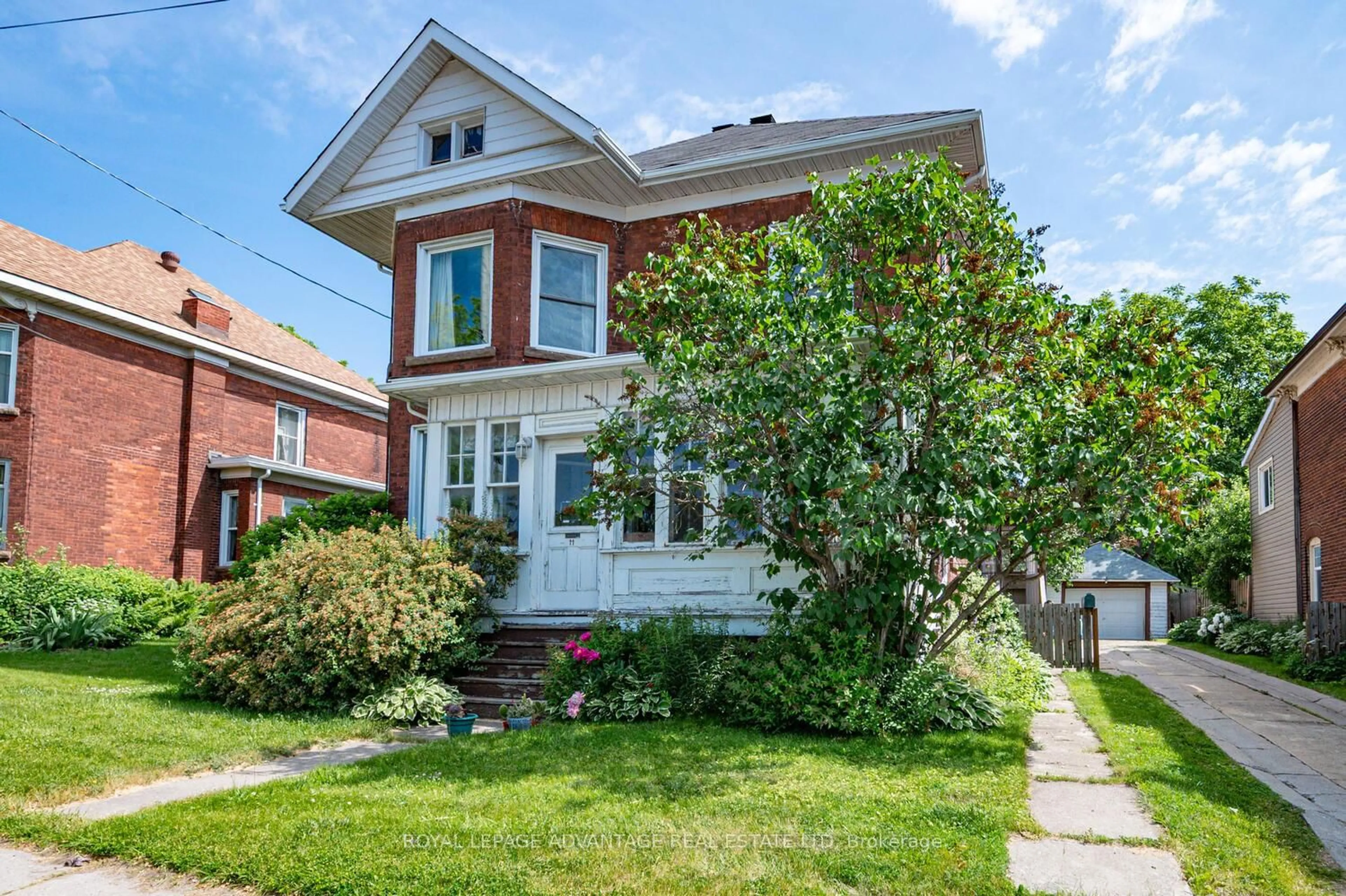 Home with brick exterior material, street for 11 Elmsley St, Smiths Falls Ontario K7A 3P1