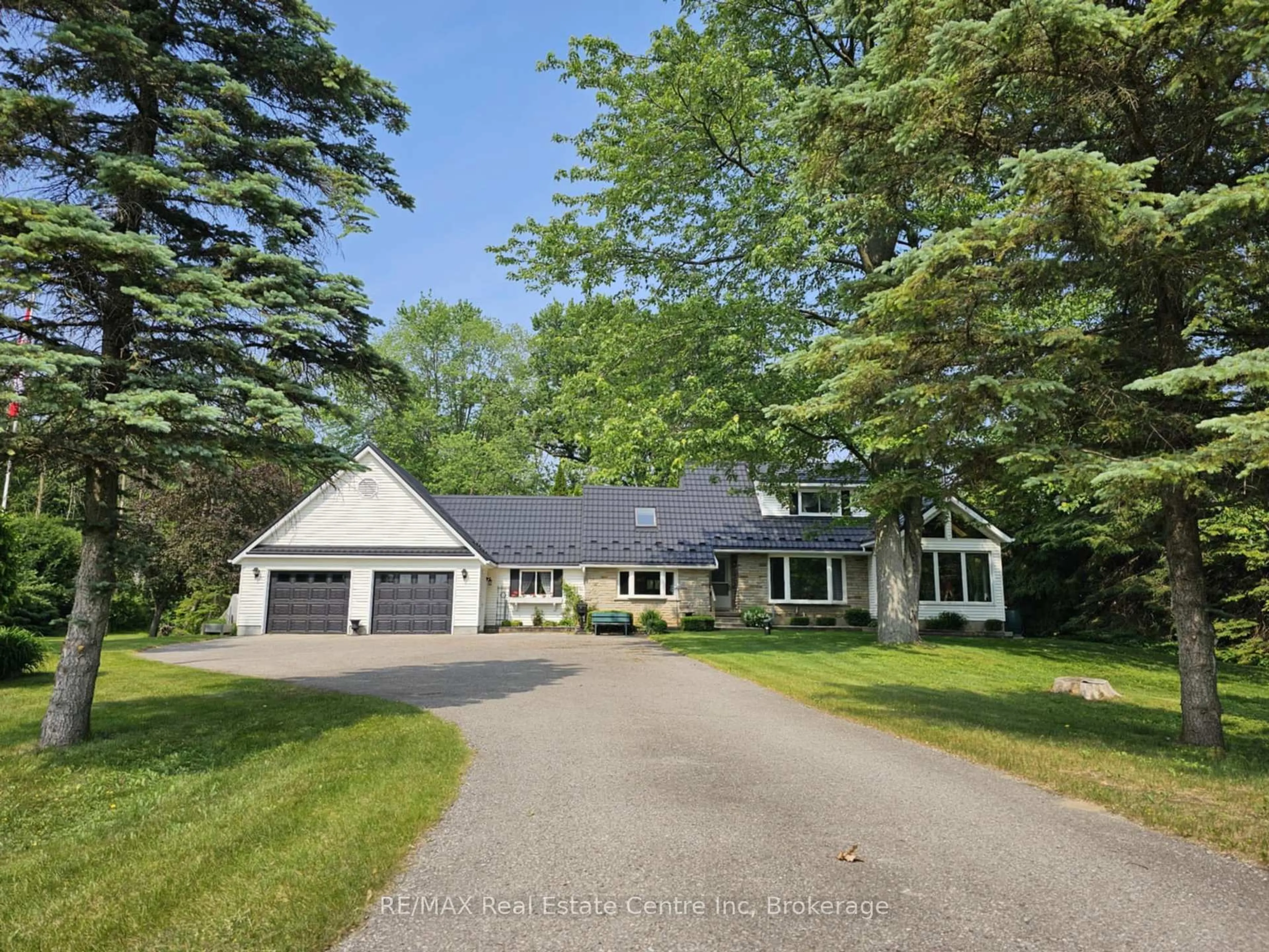 A pic from outside/outdoor area/front of a property/back of a property/a pic from drone, street for 5539 Wellington Road 86, Guelph/Eramosa Ontario N1H 6J4