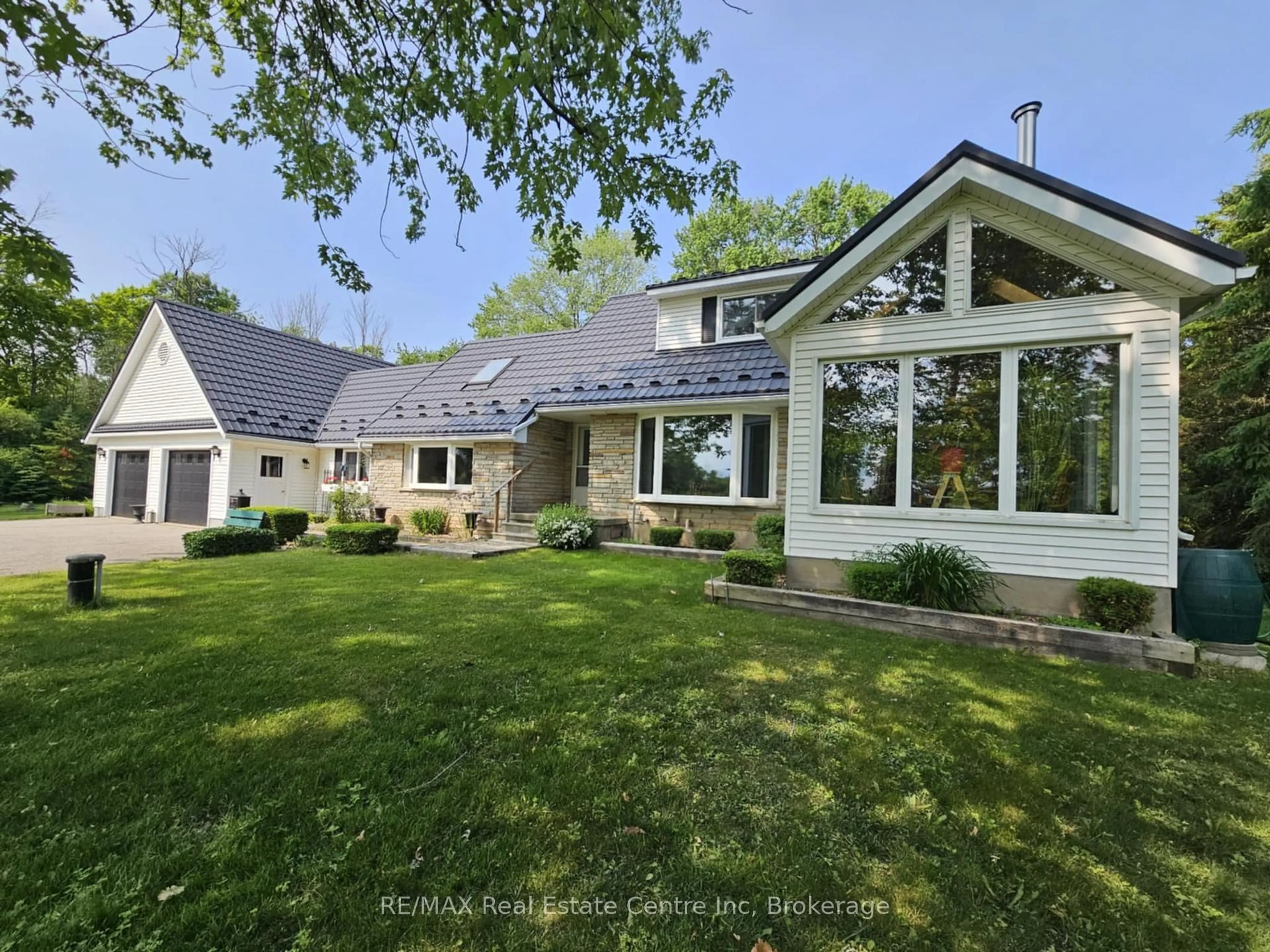 A pic from outside/outdoor area/front of a property/back of a property/a pic from drone, unknown for 5539 Wellington Road 86, Guelph/Eramosa Ontario N1H 6J4