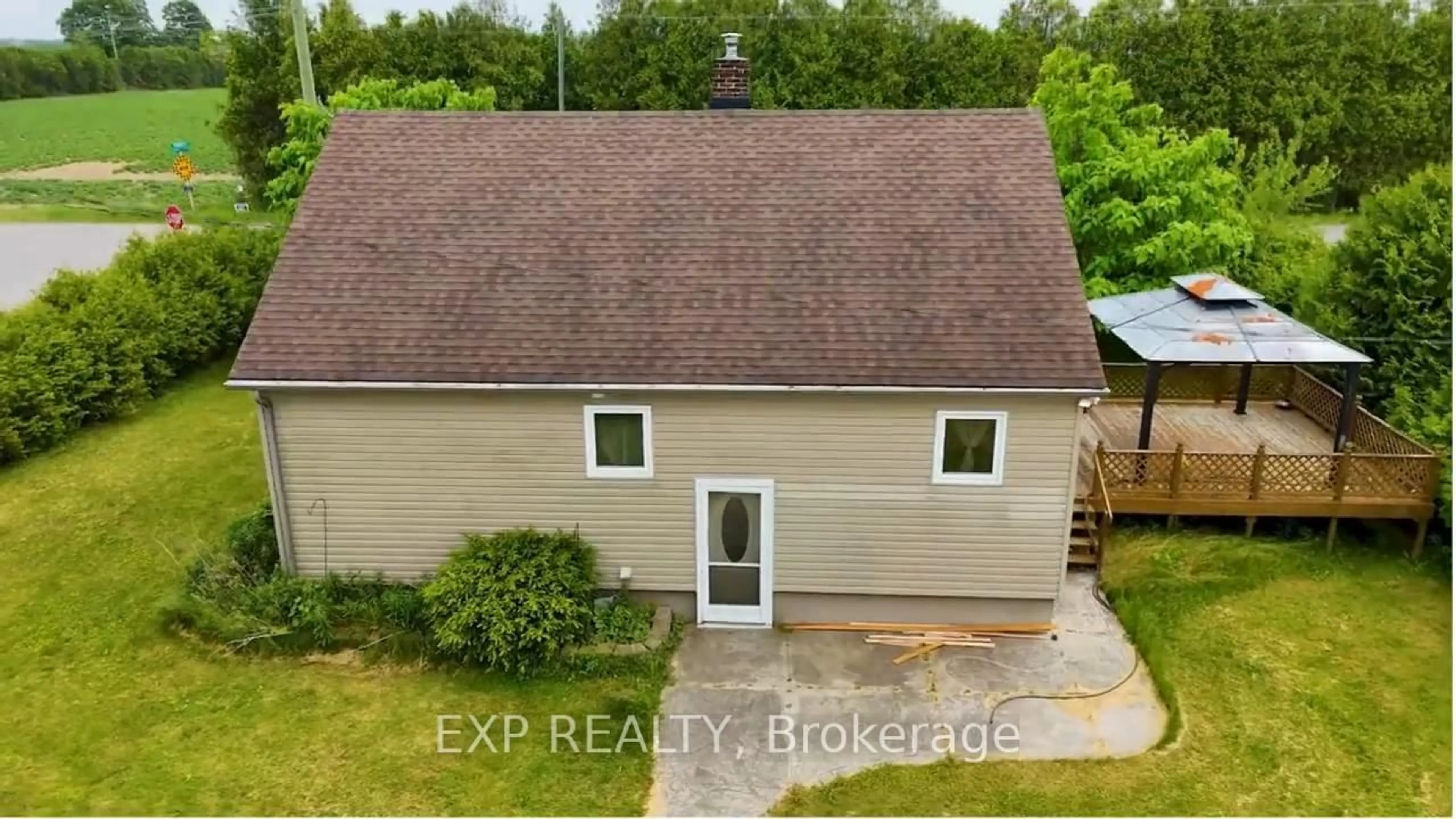 A pic from outside/outdoor area/front of a property/back of a property/a pic from drone, building for 1421 WINDHAM Rd #13, Norfolk Ontario N3Y 4K6