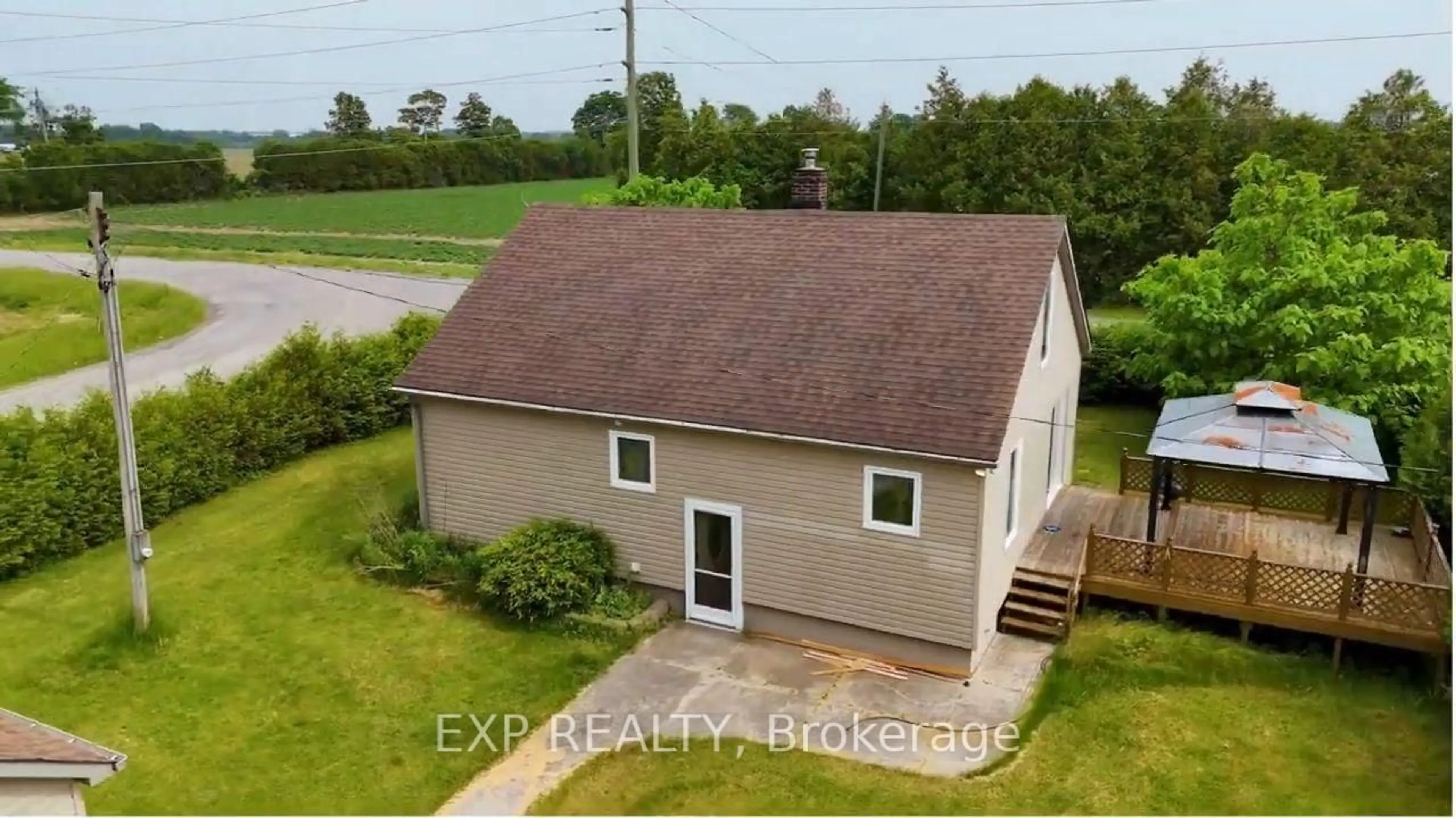 A pic from outside/outdoor area/front of a property/back of a property/a pic from drone, building for 1421 WINDHAM Rd #13, Norfolk Ontario N3Y 4K6