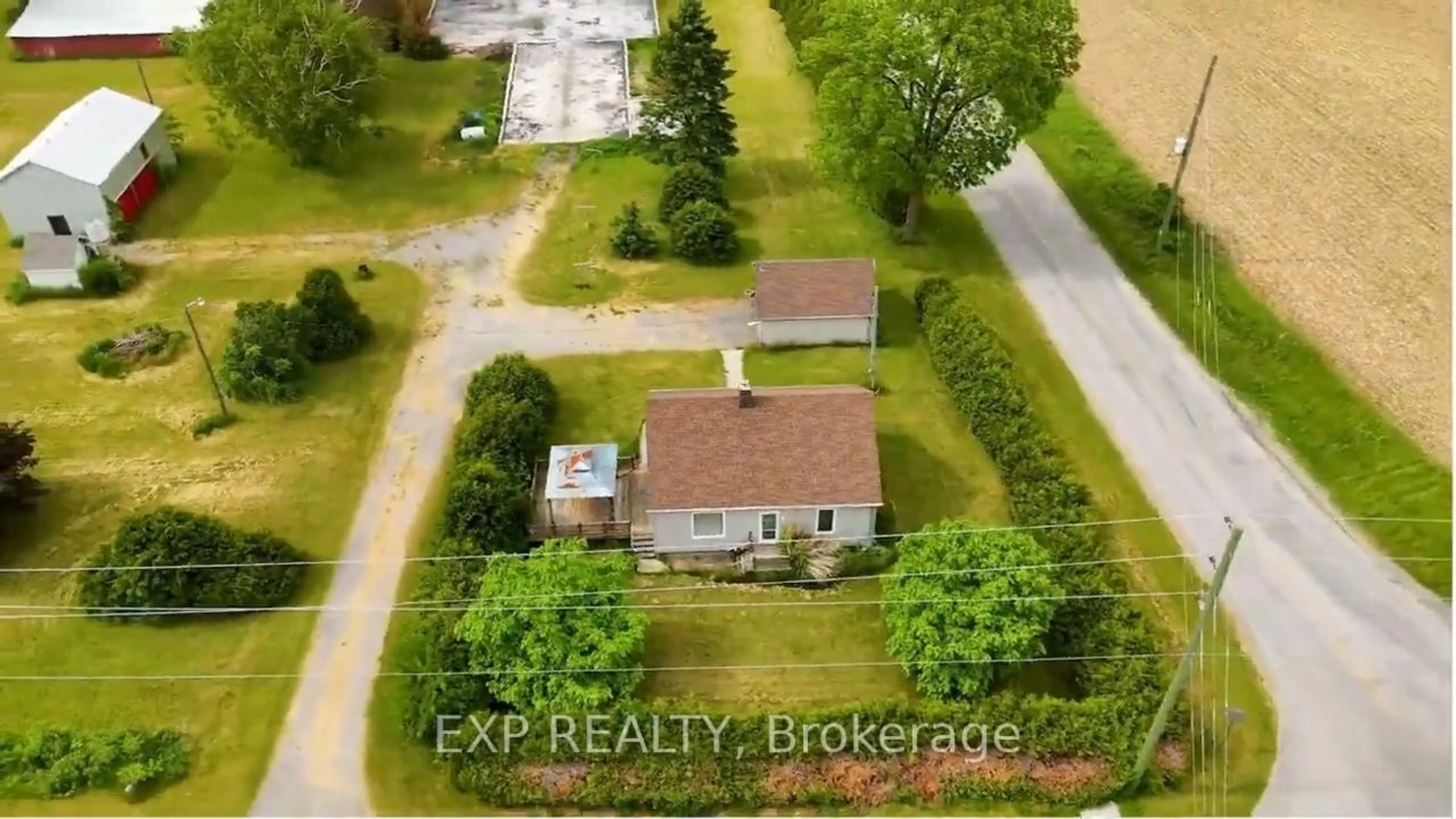 A pic from outside/outdoor area/front of a property/back of a property/a pic from drone, building for 1421 WINDHAM Rd #13, Norfolk Ontario N3Y 4K6