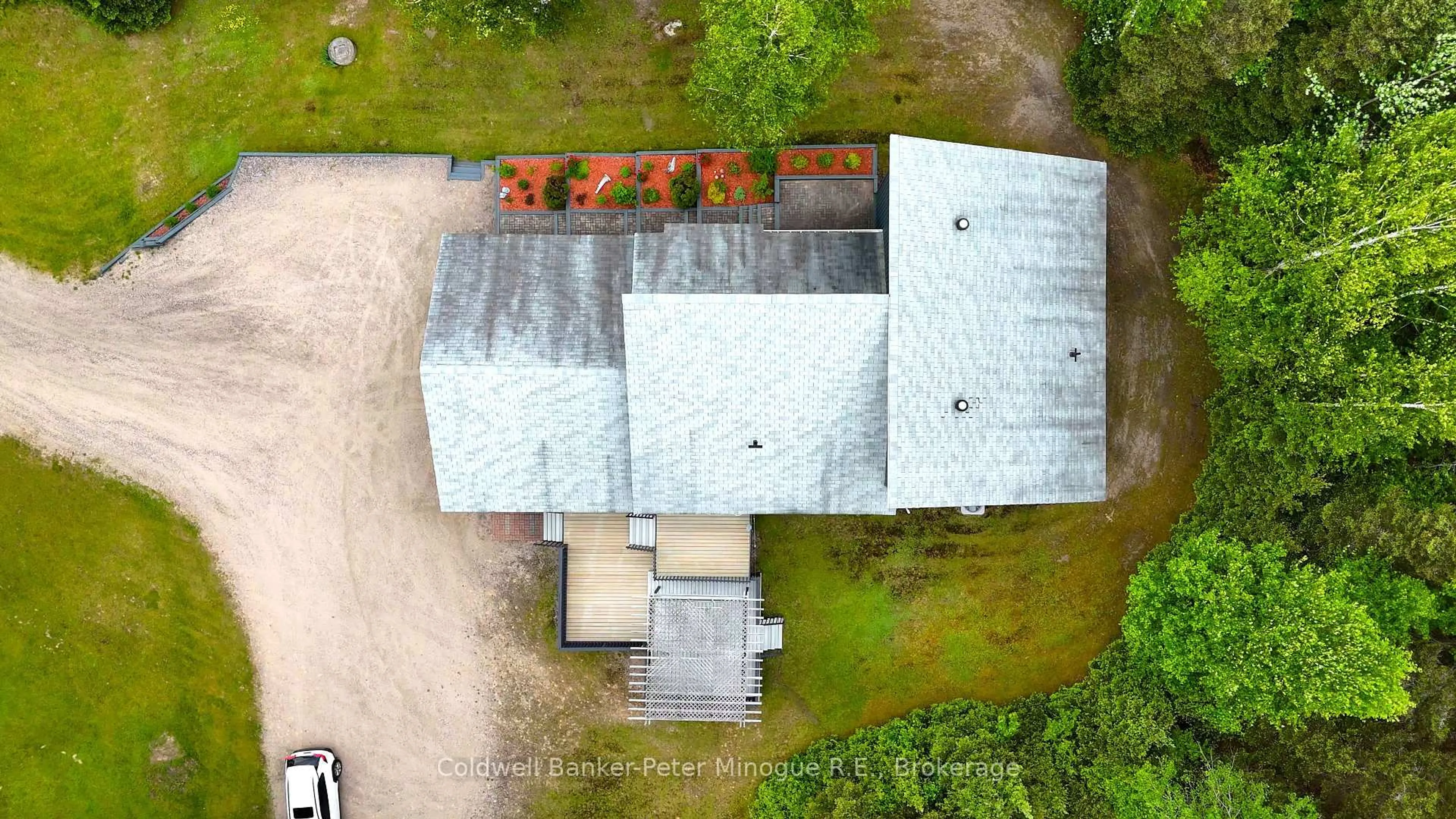 A pic from outside/outdoor area/front of a property/back of a property/a pic from drone, building for 1224 Village Rd, East Ferris Ontario P0H 1B0