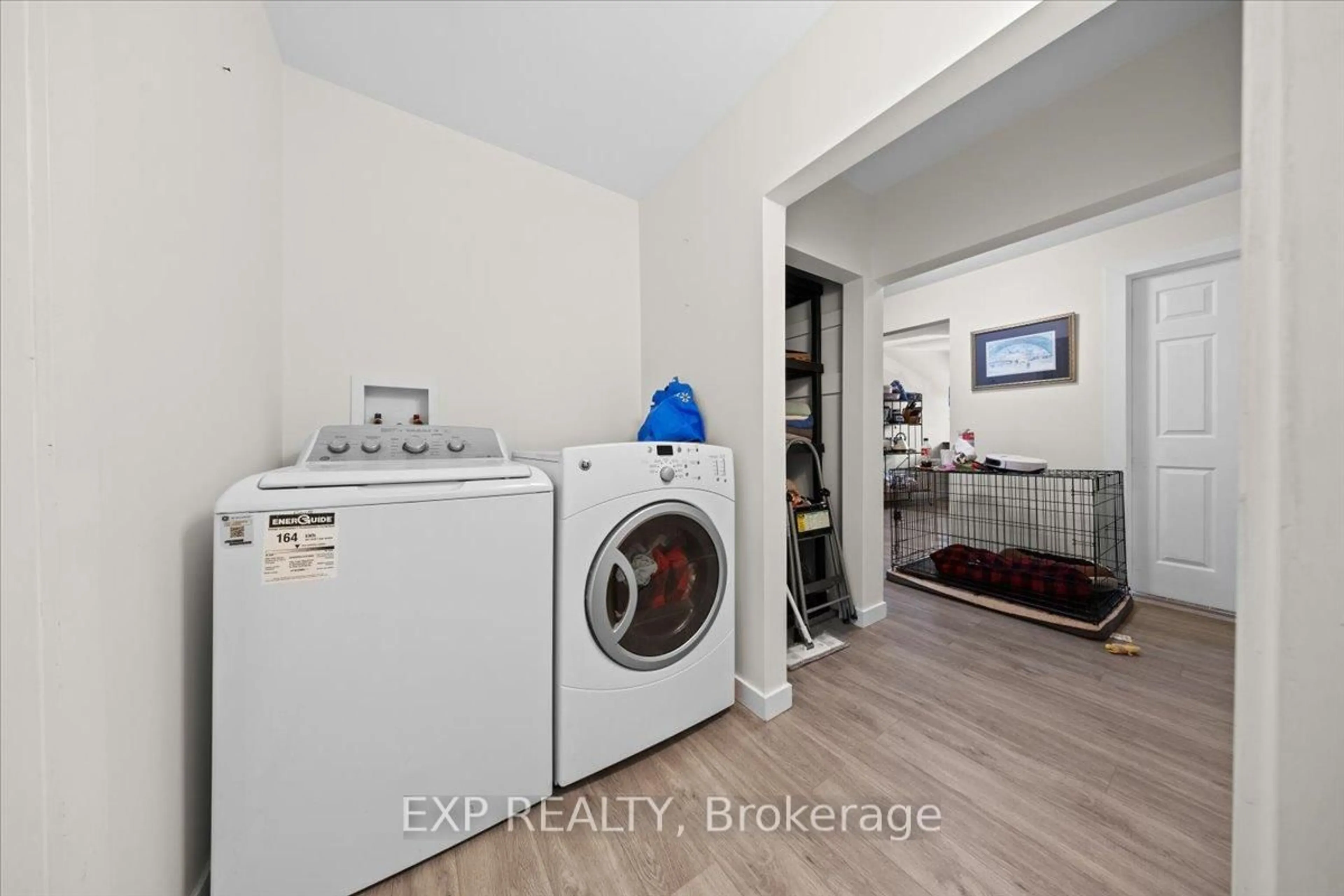 Laundry room for 215 Lavergne St, Ottawa Ontario K1L 5E4