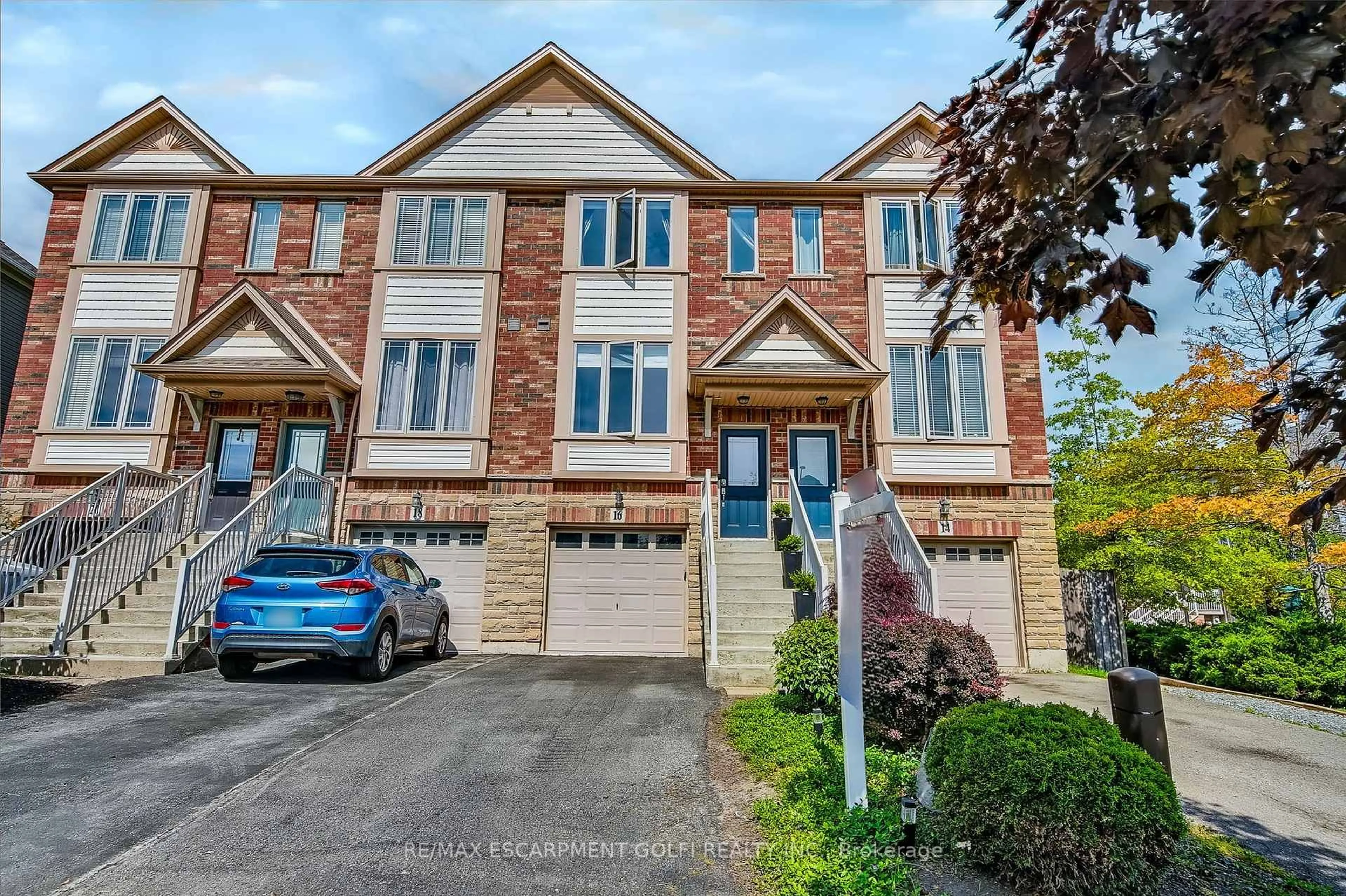 Home with brick exterior material, street for 16 Hemlock Way, Grimsby Ontario L3M 0A7