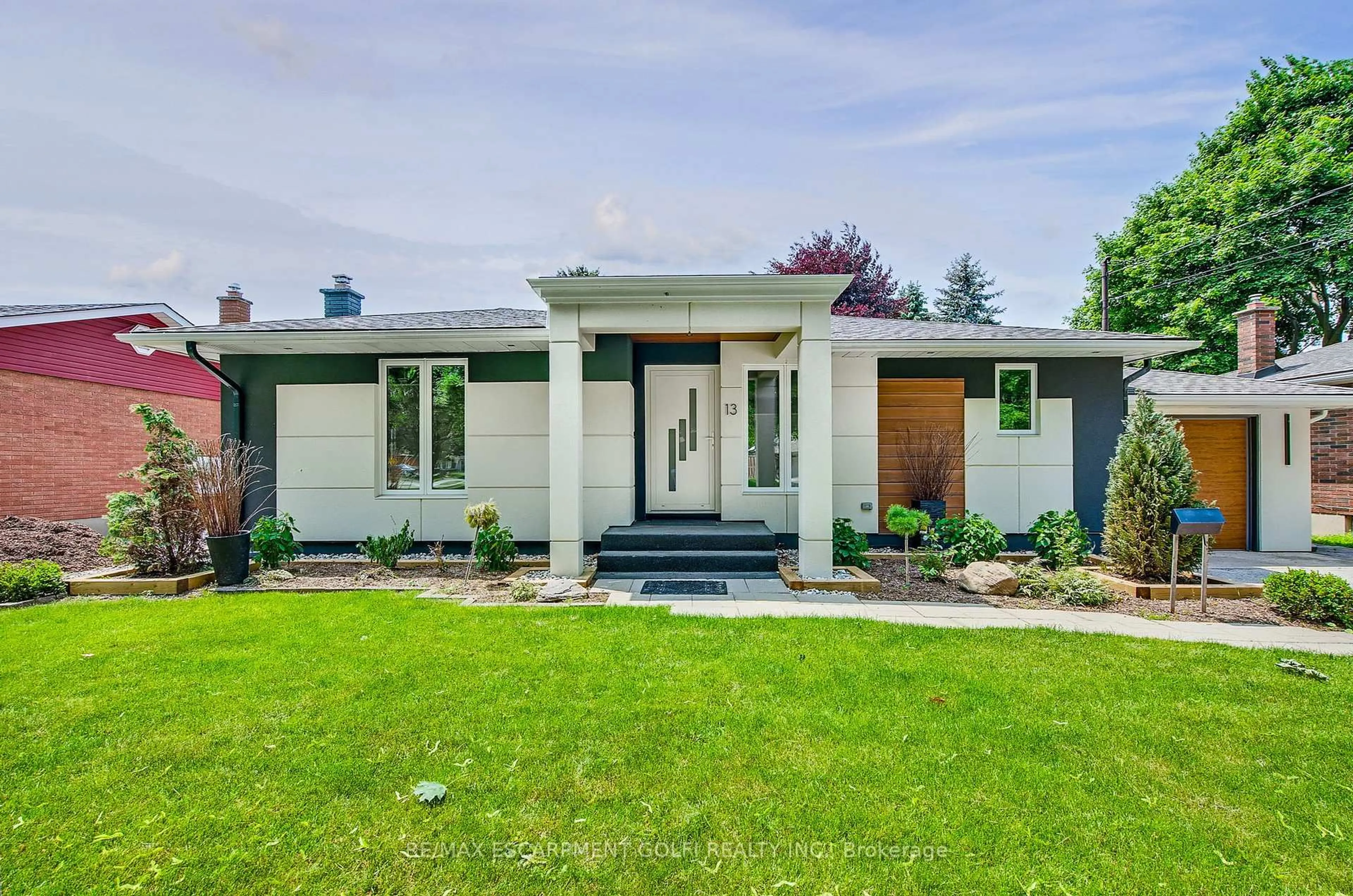 Home with vinyl exterior material, street for 13 Bishops Rd, St. Catharines Ontario L2M 1T8