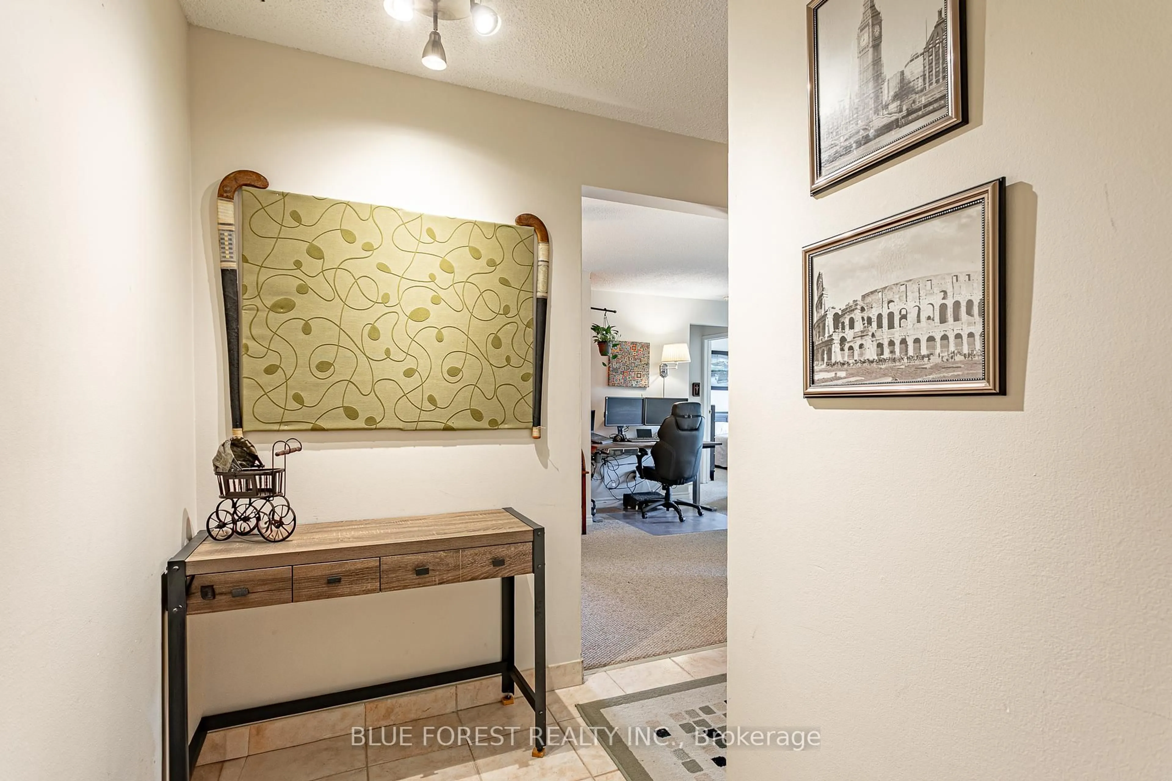 Indoor entryway for 1096 JALNA Blvd #78, London South Ontario N6E 3B8