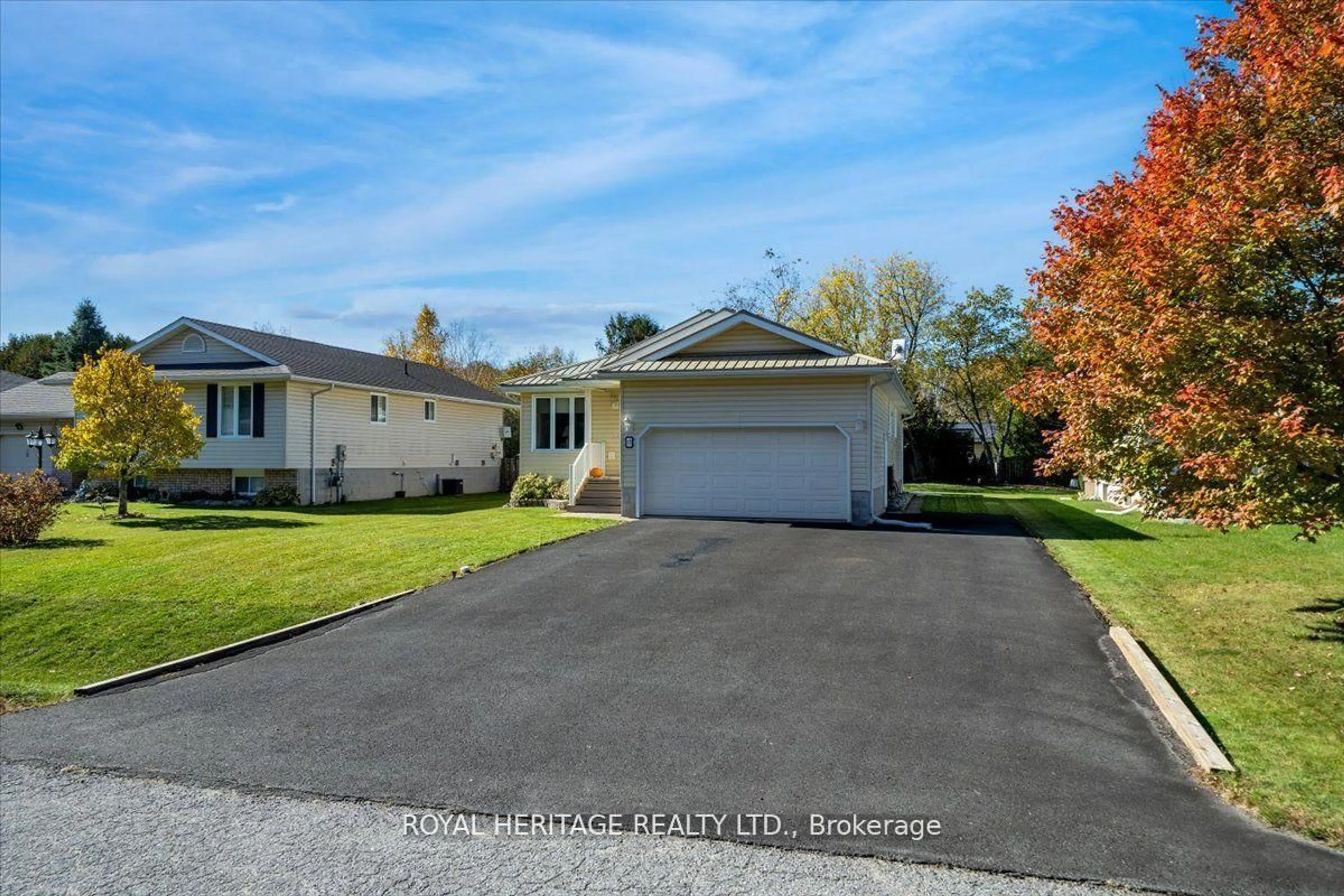A pic from outside/outdoor area/front of a property/back of a property/a pic from drone, street for 27 South Maloney St, Limoges Ontario K0K 2M0