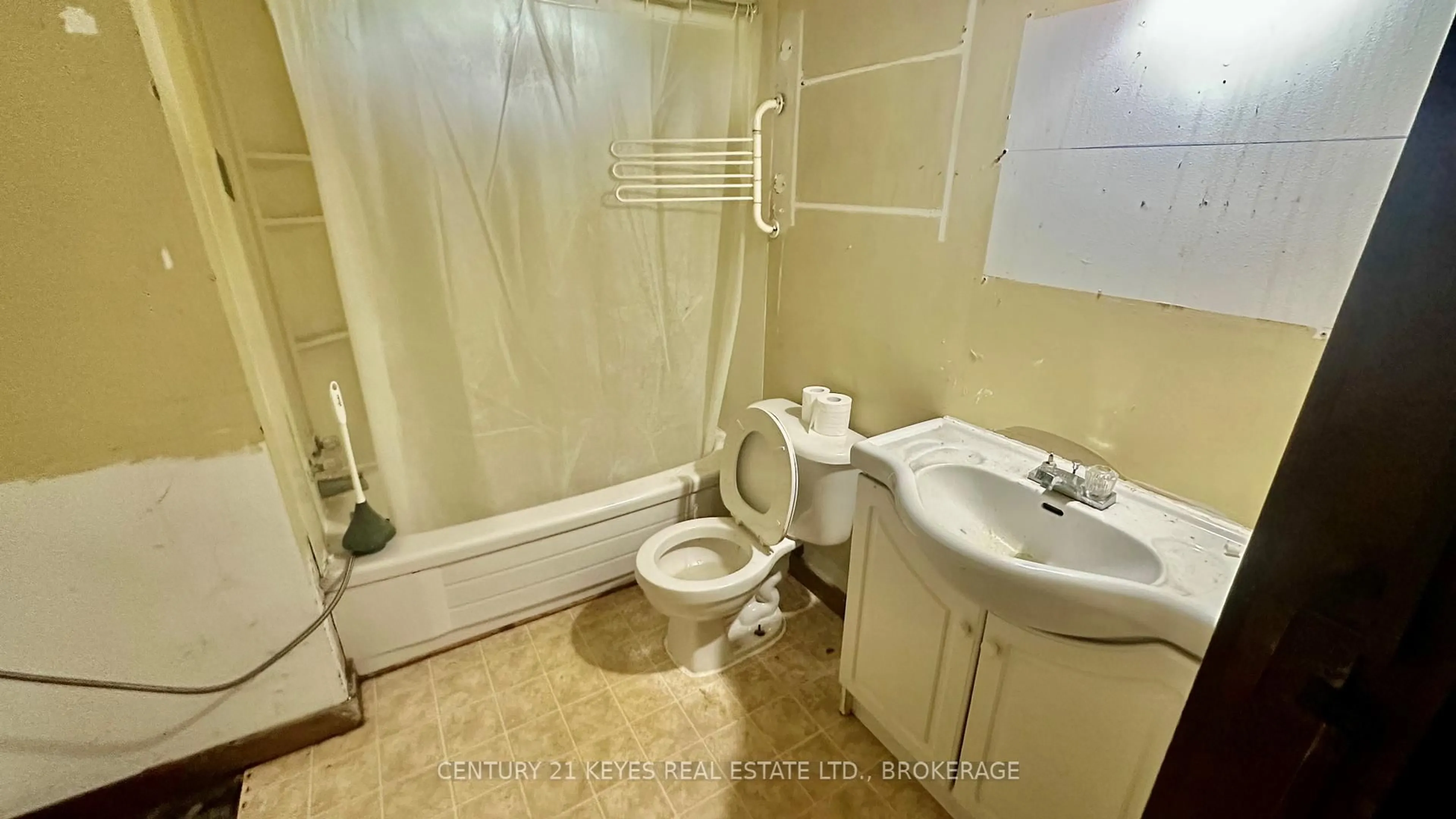 Standard bathroom, unknown for 104 Ellisville Rd #16, Leeds and the Thousand Islands Ontario K0H 2N0