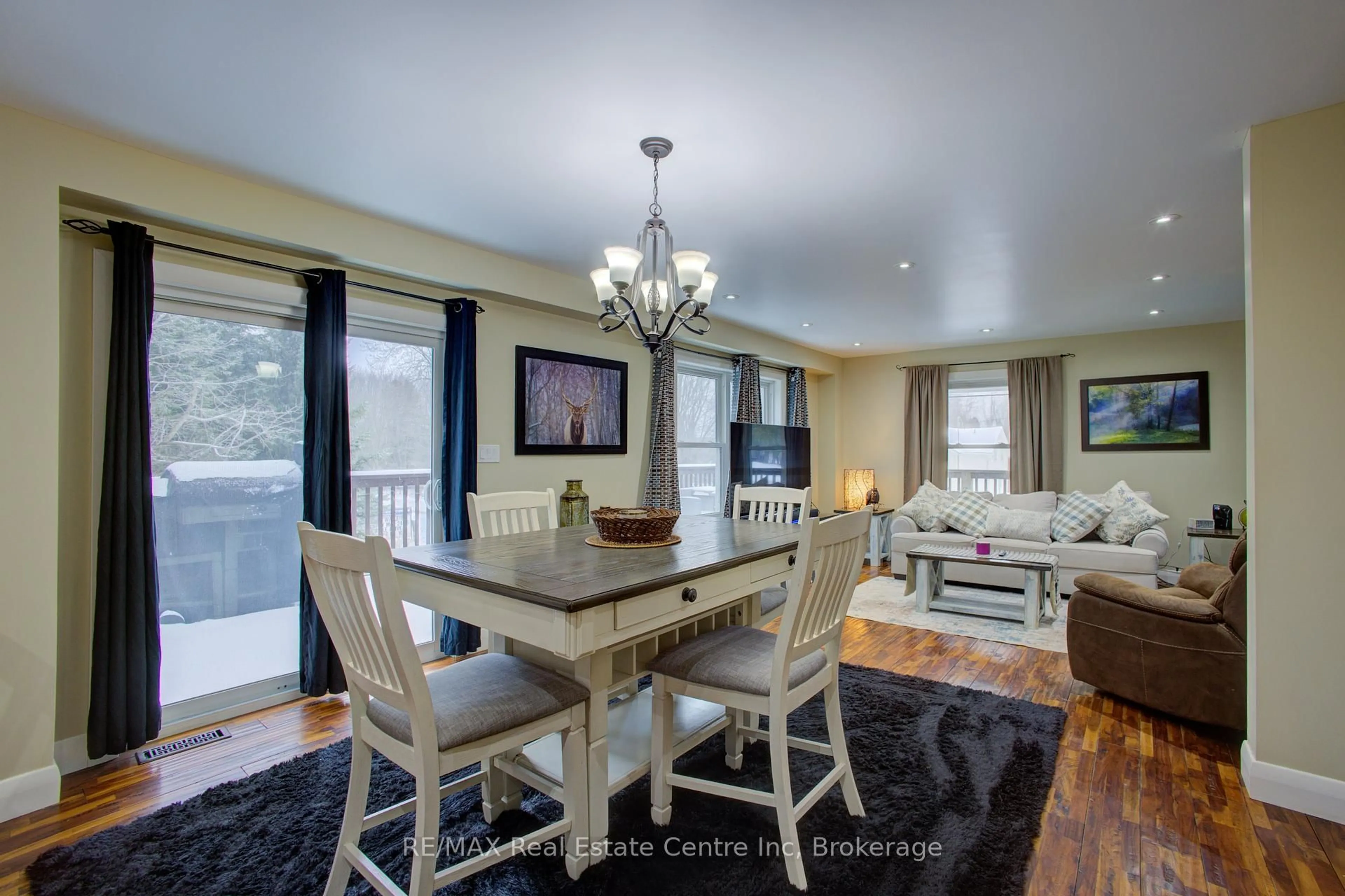 Dining room, unknown for 49 North Broadway St, Centre Wellington Ontario N0B 1J0