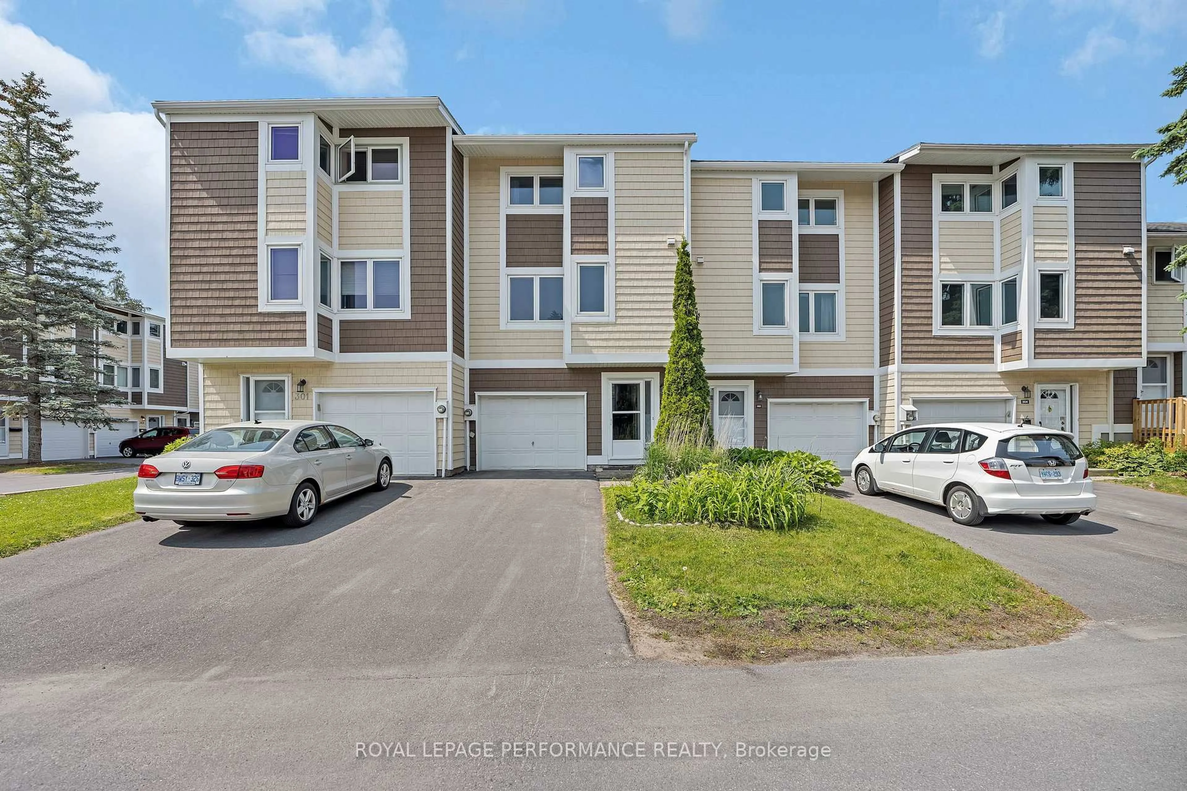A pic from outside/outdoor area/front of a property/back of a property/a pic from drone, street for 302 Salter Cres, Kanata Ontario K2K 1Z3