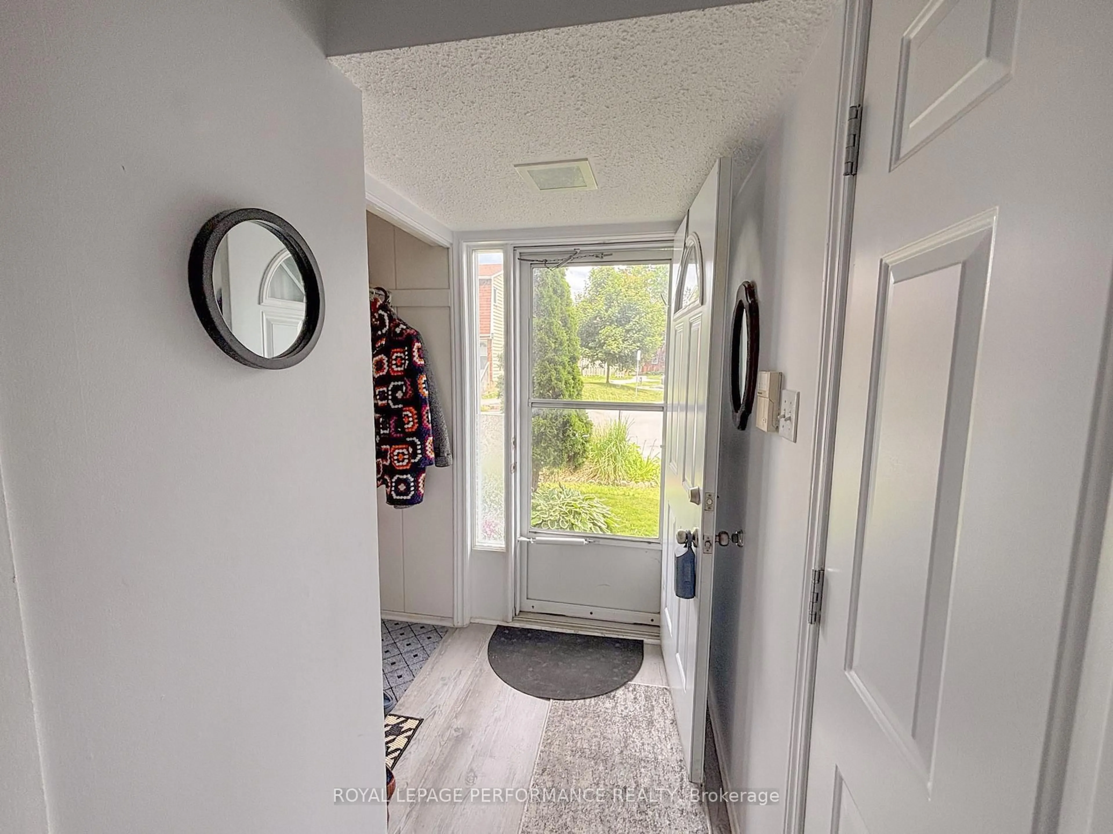 Indoor entryway for 302 Salter Cres, Kanata Ontario K2K 1Z3