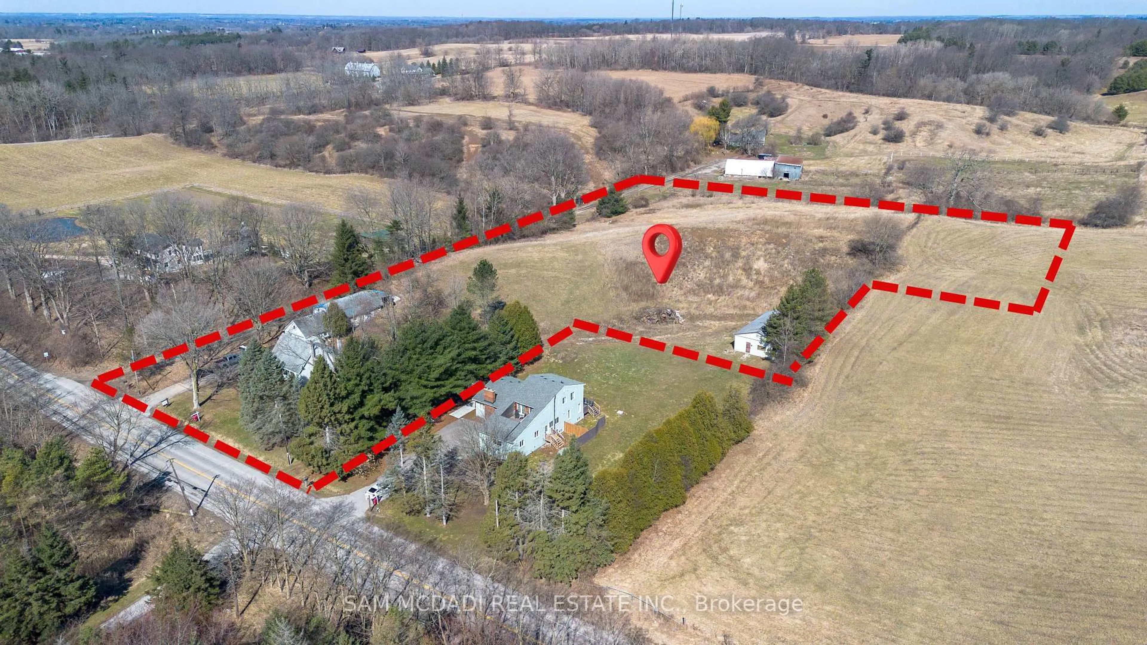 A pic from outside/outdoor area/front of a property/back of a property/a pic from drone, building for 867 Jerseyville Rd, Hamilton Ontario L0R 1R0