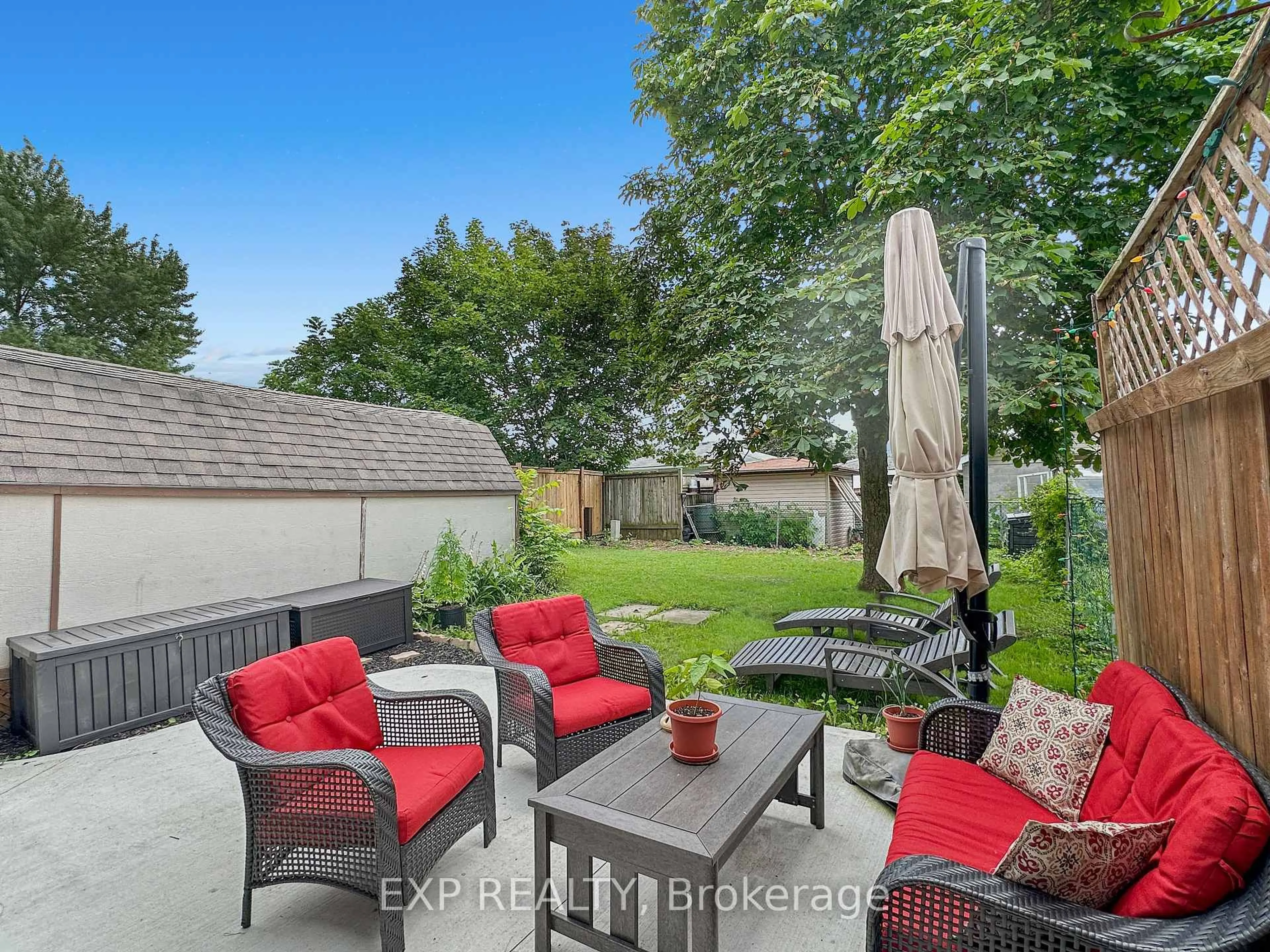Patio, street for 7 Acton Cres, London South Ontario N6E 1W6