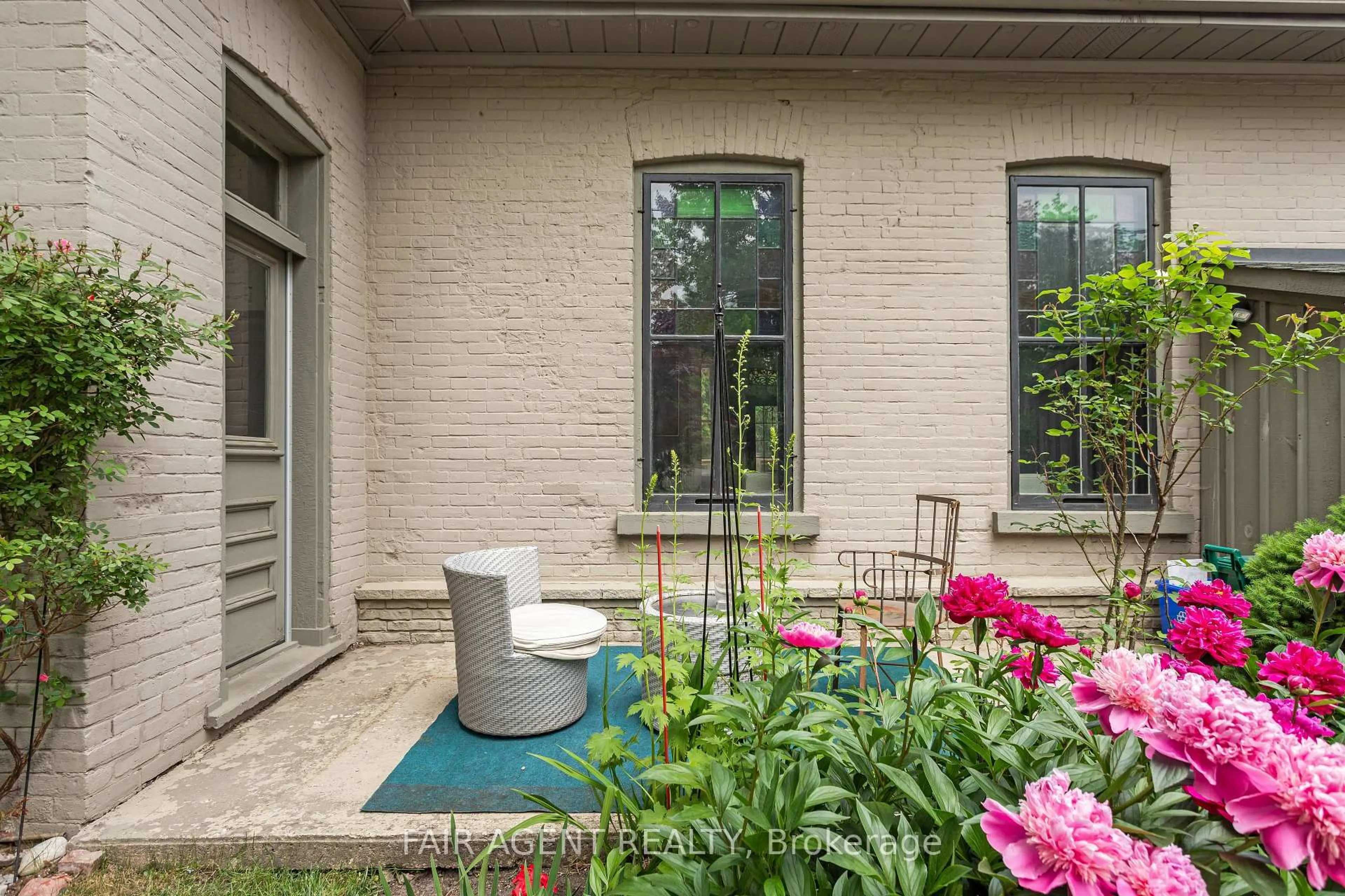 Patio, street for 26 DALY Ave, Stratford Ontario N5A 1B8
