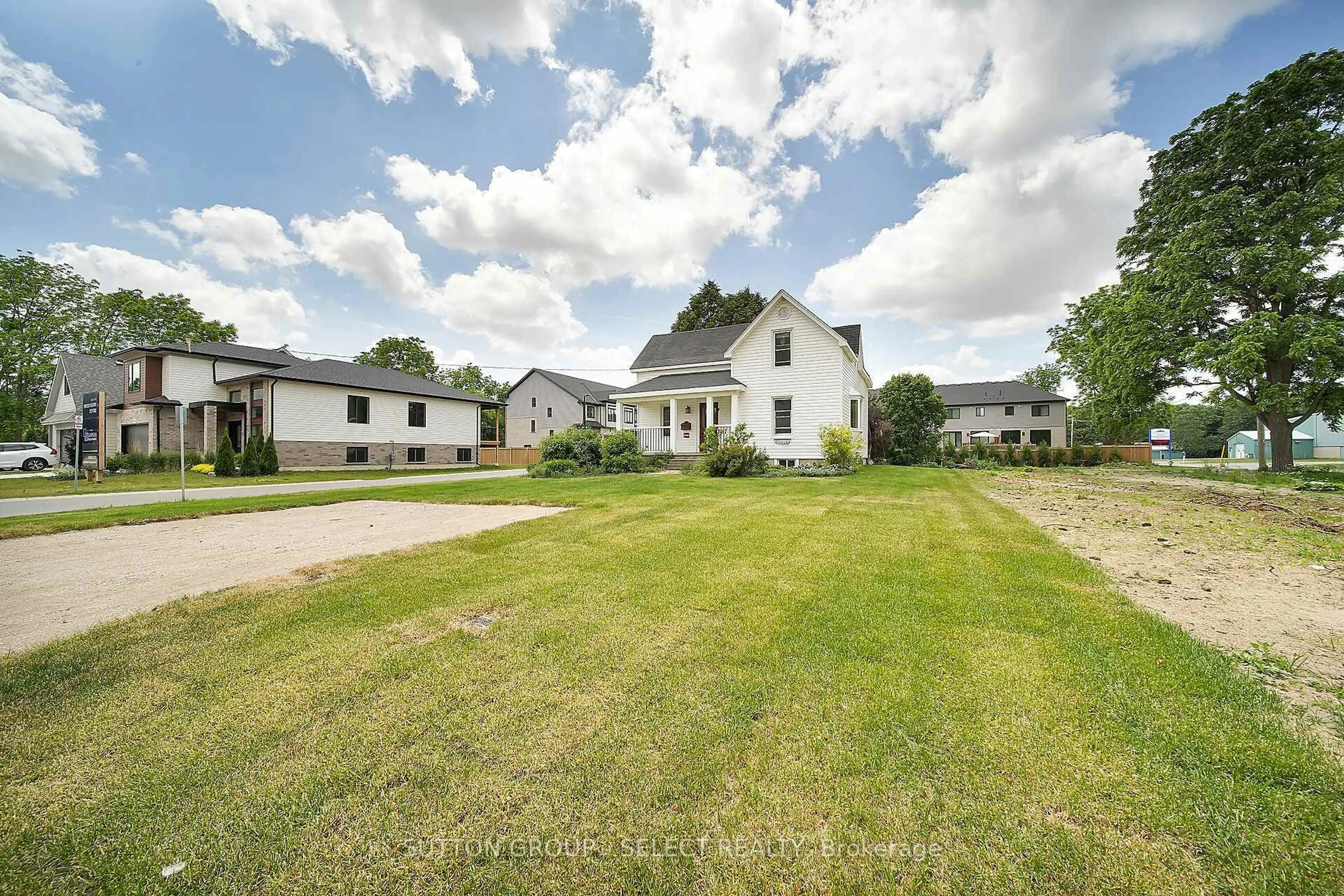 A pic from outside/outdoor area/front of a property/back of a property/a pic from drone, street for 2617 QUEENS St, Strathroy Caradoc Ontario N0L 1W0