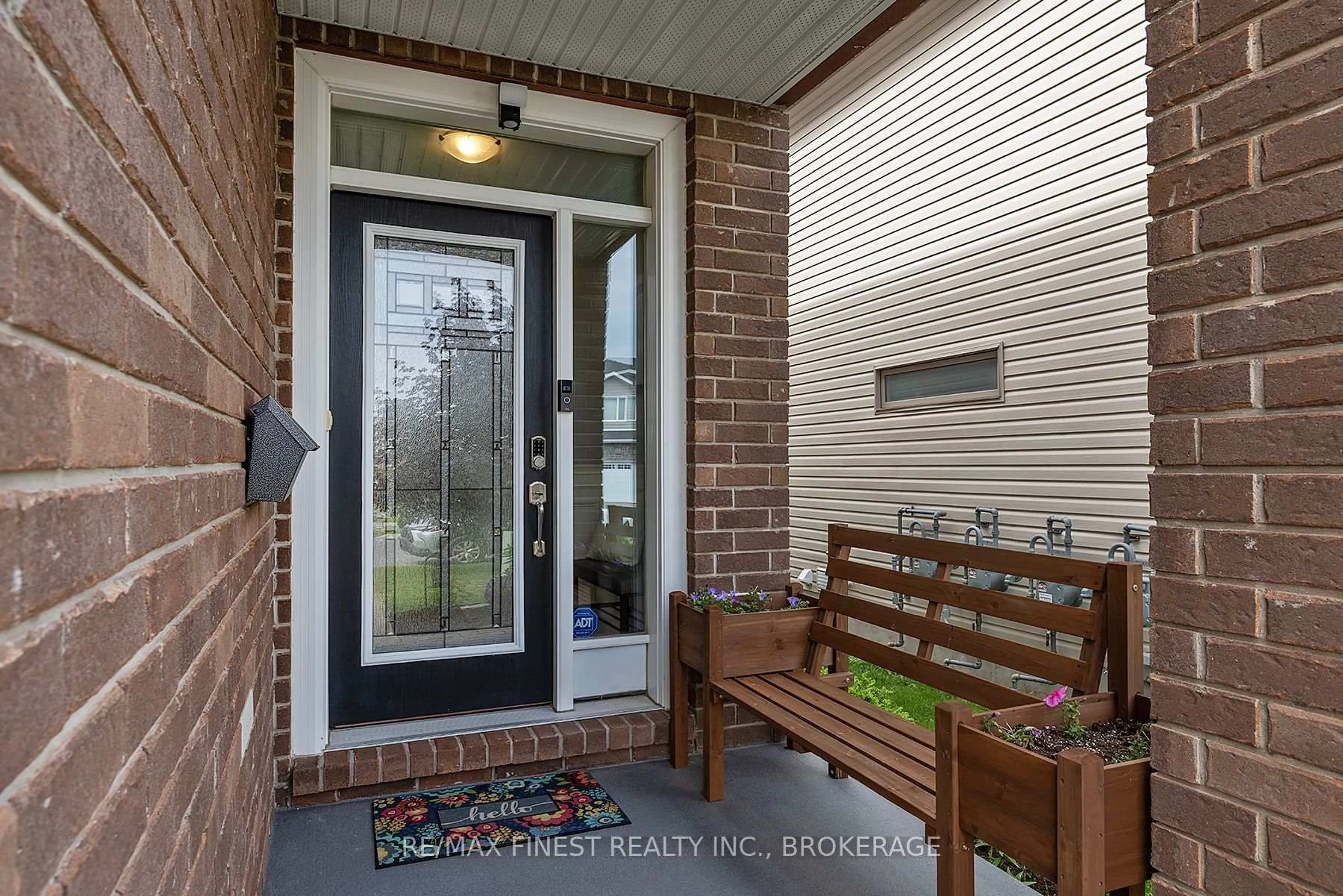Indoor entryway for 1361 TREMONT Dr, Kingston Ontario K7P 0M6