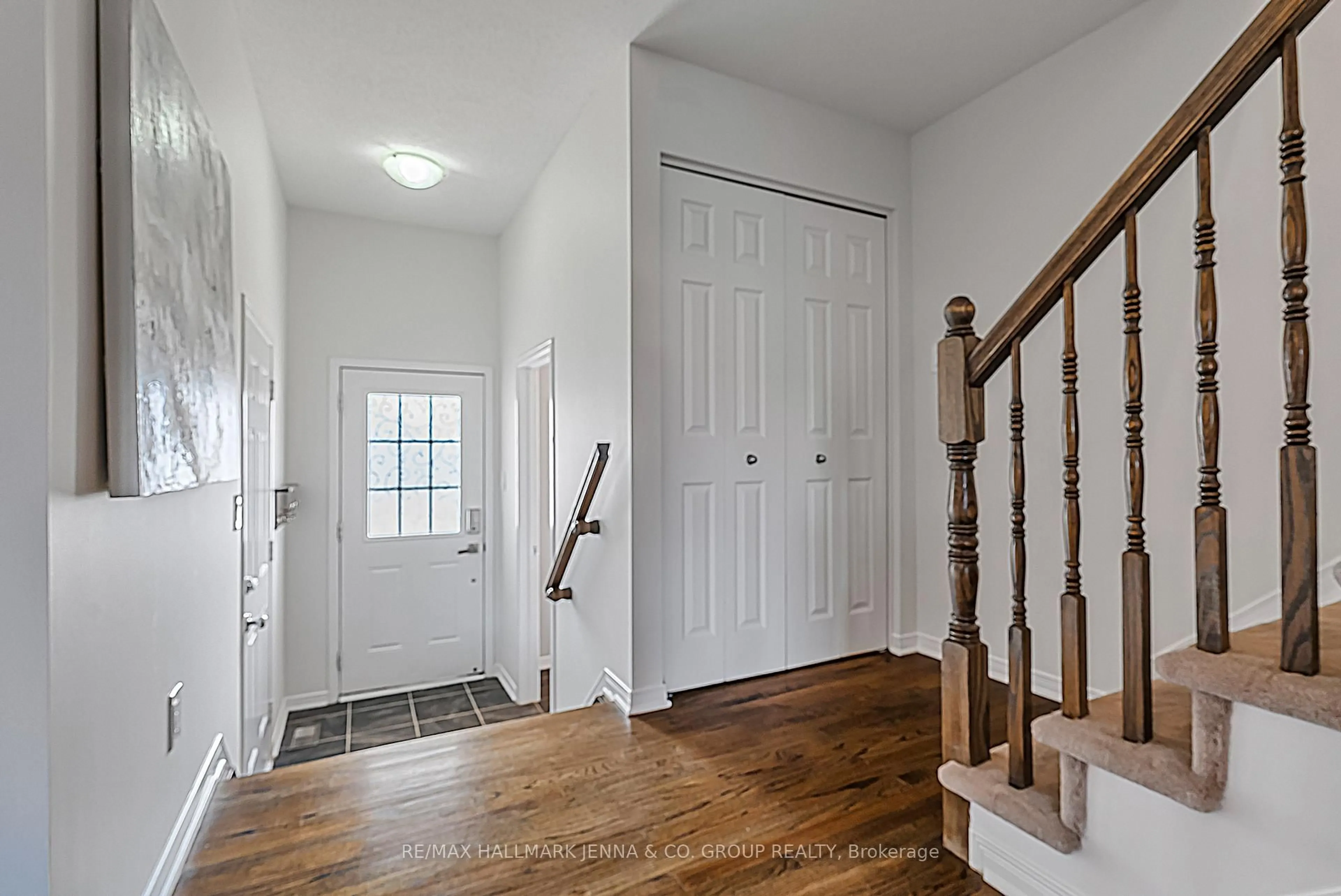 Indoor entryway for 304 Brigitta St, Ottawa Ontario K2S 0H8