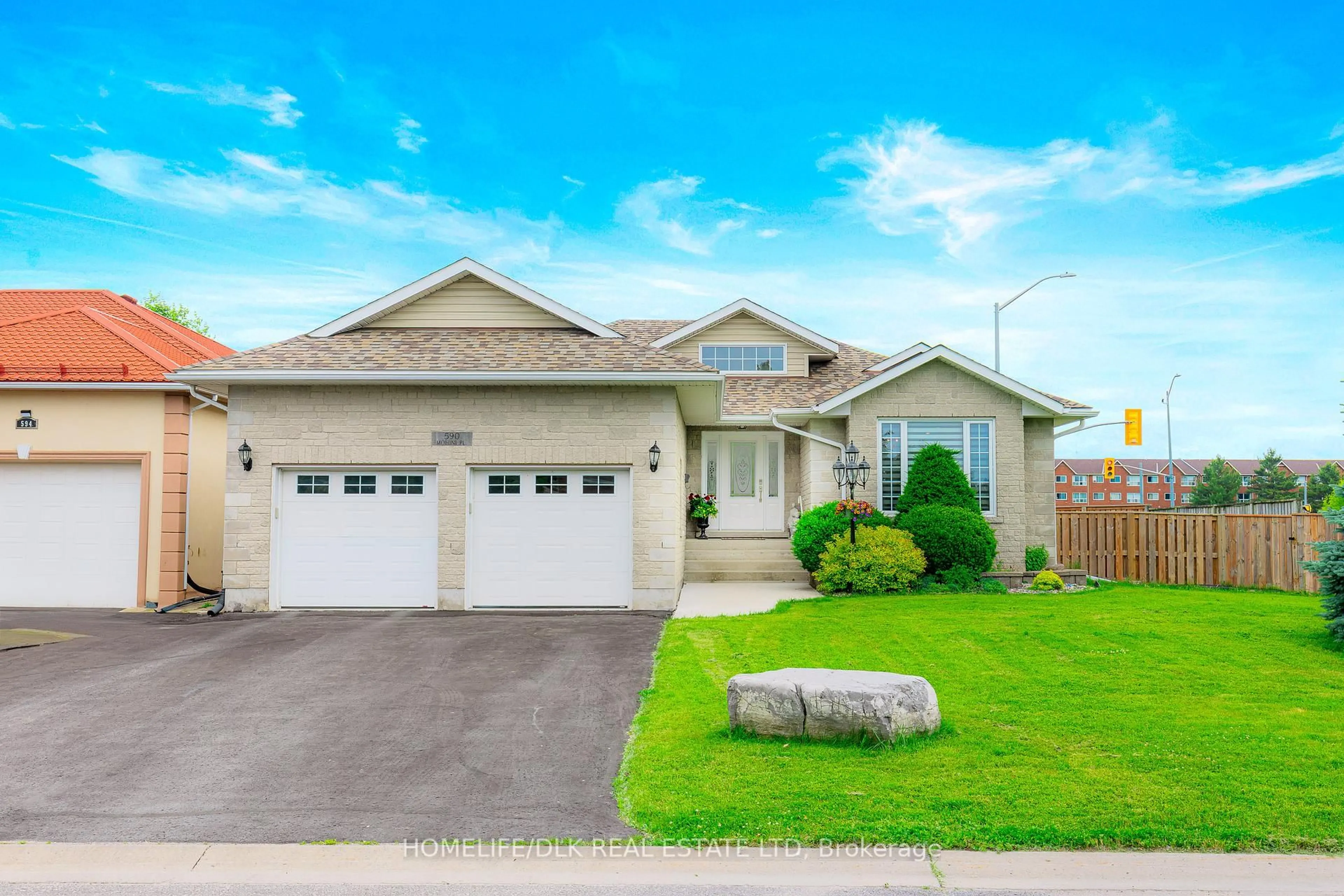 Home with vinyl exterior material, street for 590 Mohini Pl, Kingston Ontario K7M 8X1