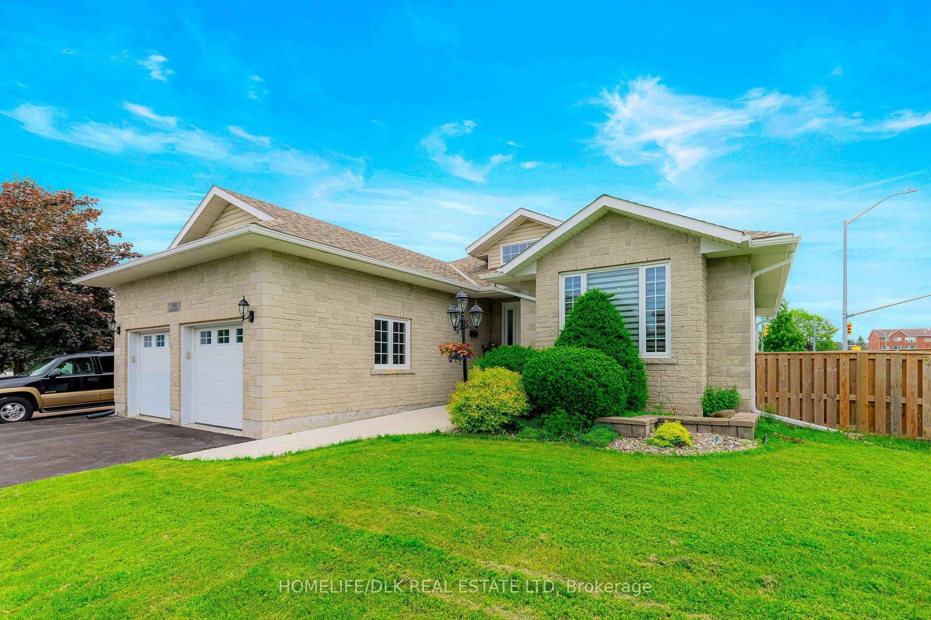Home with vinyl exterior material, street for 590 Mohini Pl, Kingston Ontario K7M 8X1