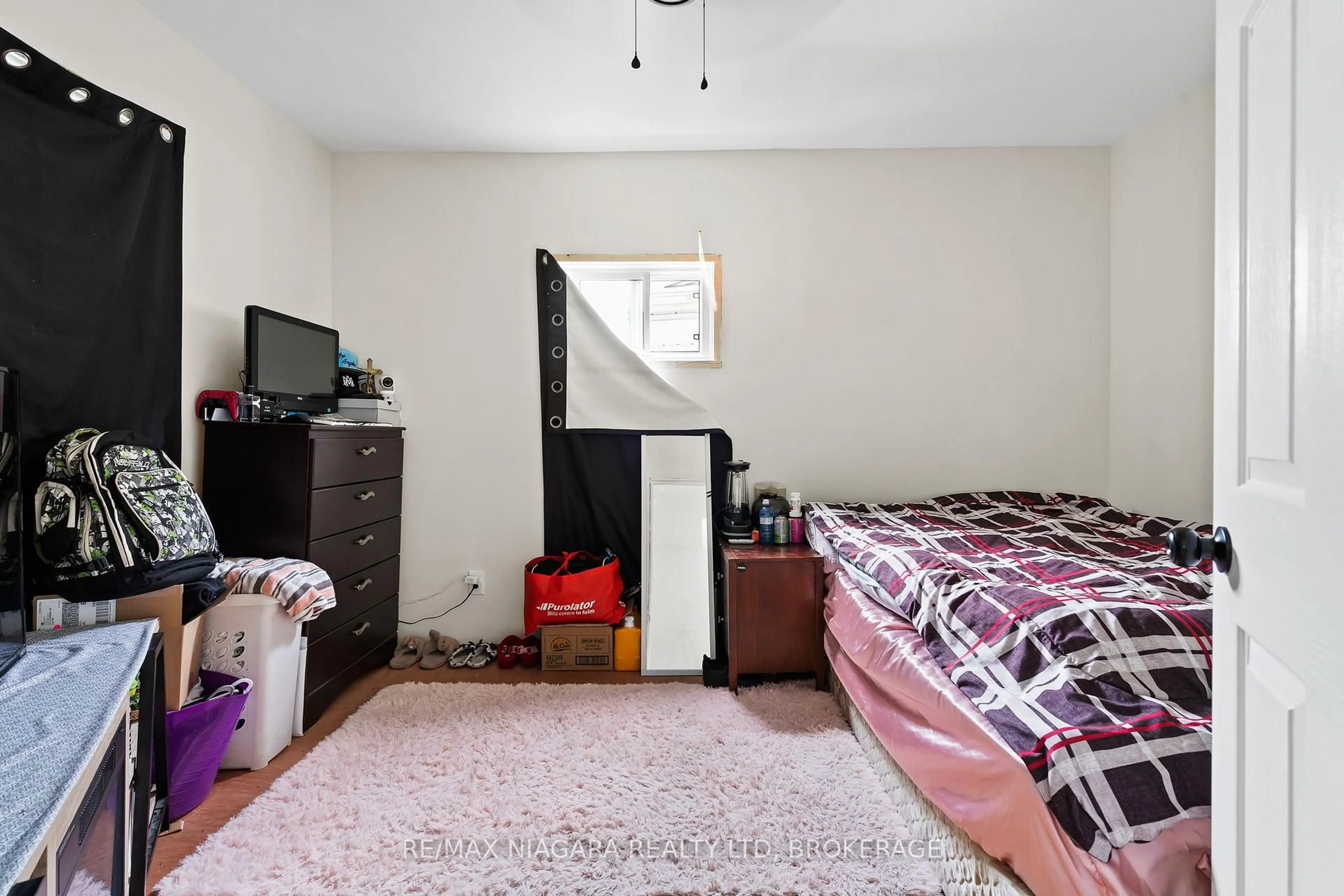 A pic of a room for 16 Margery Rd, Welland Ontario L3B 2P6