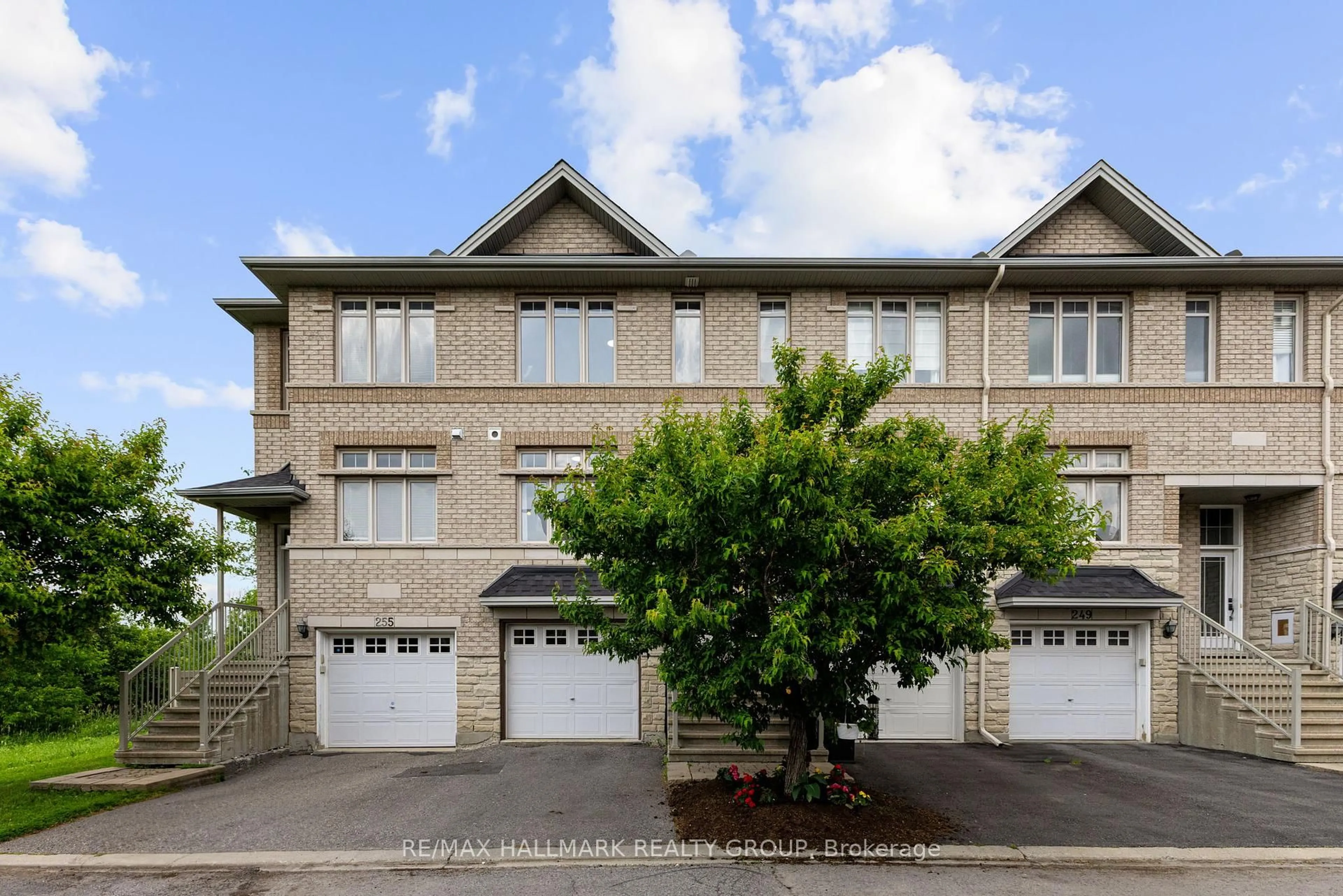 A pic from outside/outdoor area/front of a property/back of a property/a pic from drone, street for 253 Stroget Private, Ottawa Ontario K2E 0A9
