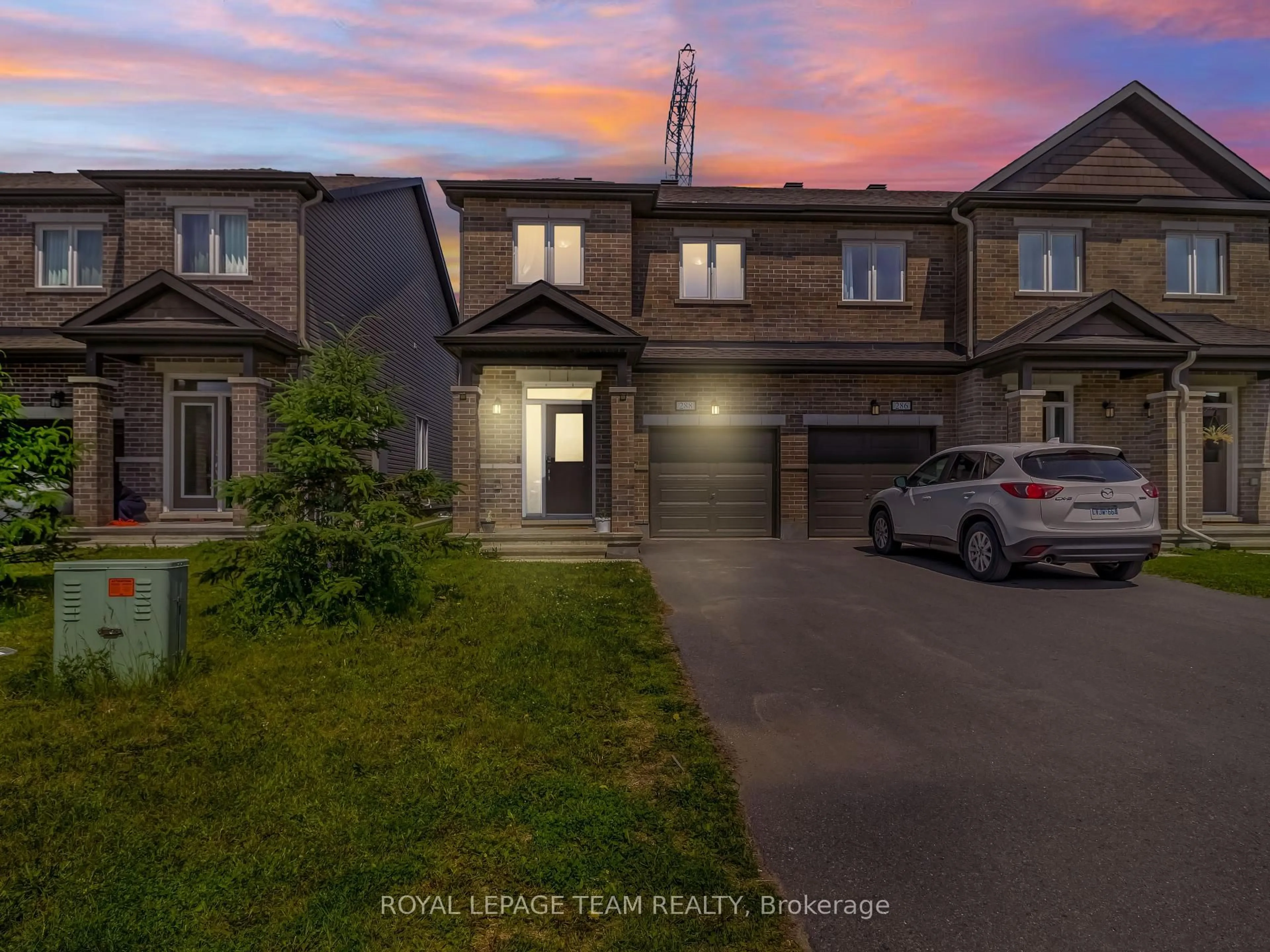 A pic from outside/outdoor area/front of a property/back of a property/a pic from drone, street for 288 Livery St, Ottawa Ontario K2S 1E7