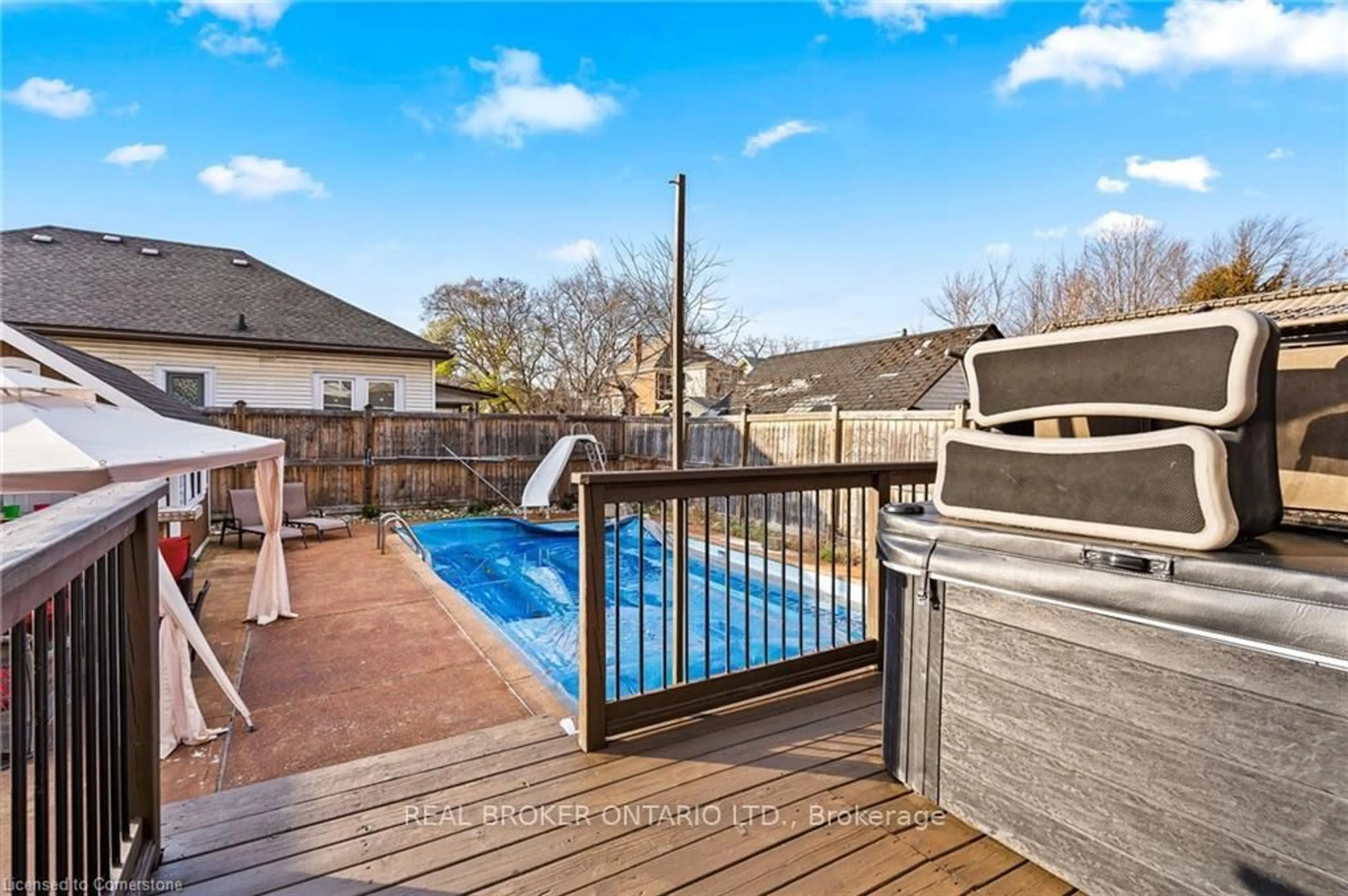 Pool for 5317 Third Ave, Niagara Falls Ontario L2E 4M6