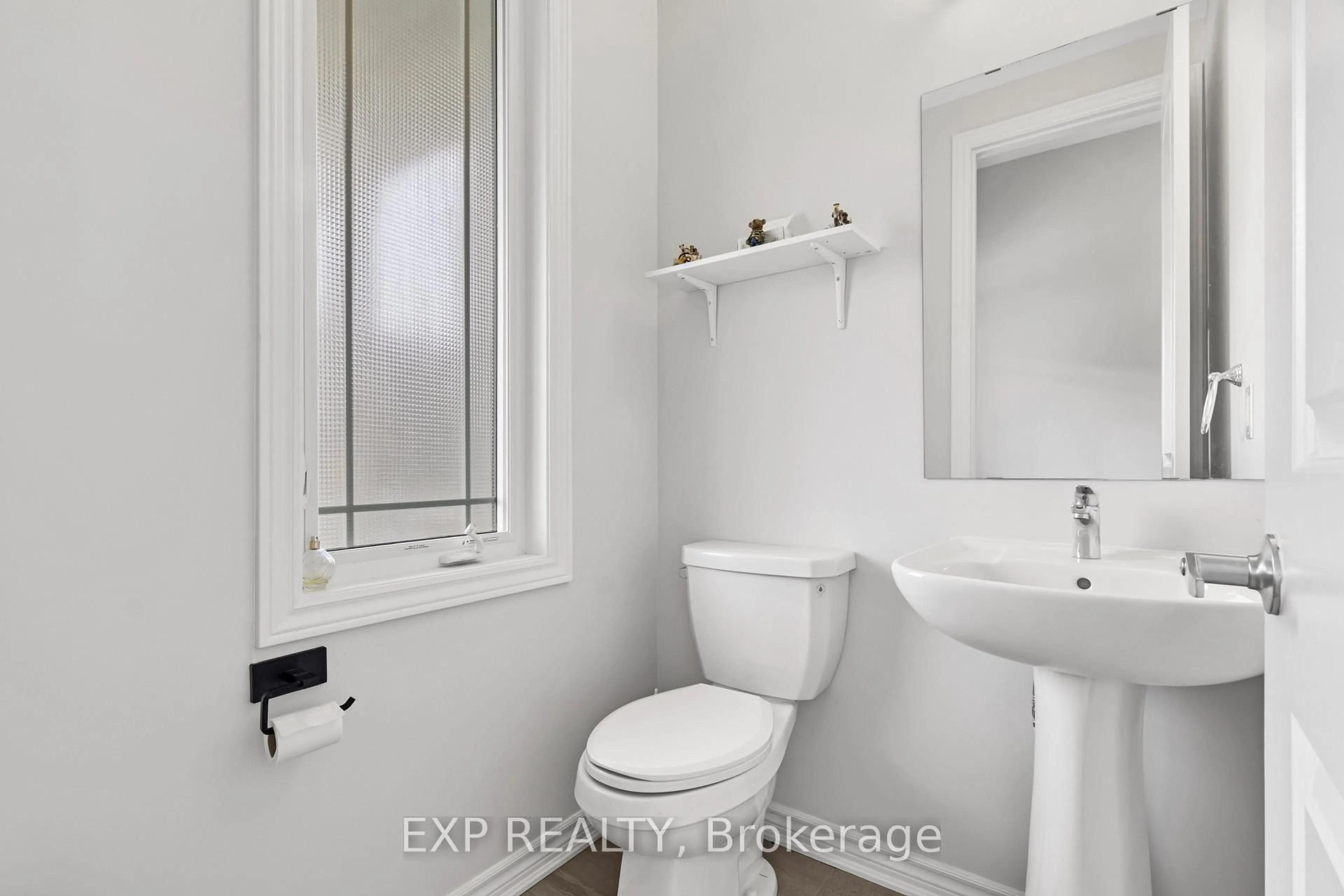 Standard bathroom, ceramic/tile floor for 560 Flagstaff Dr, Ottawa Ontario K2J 6W1