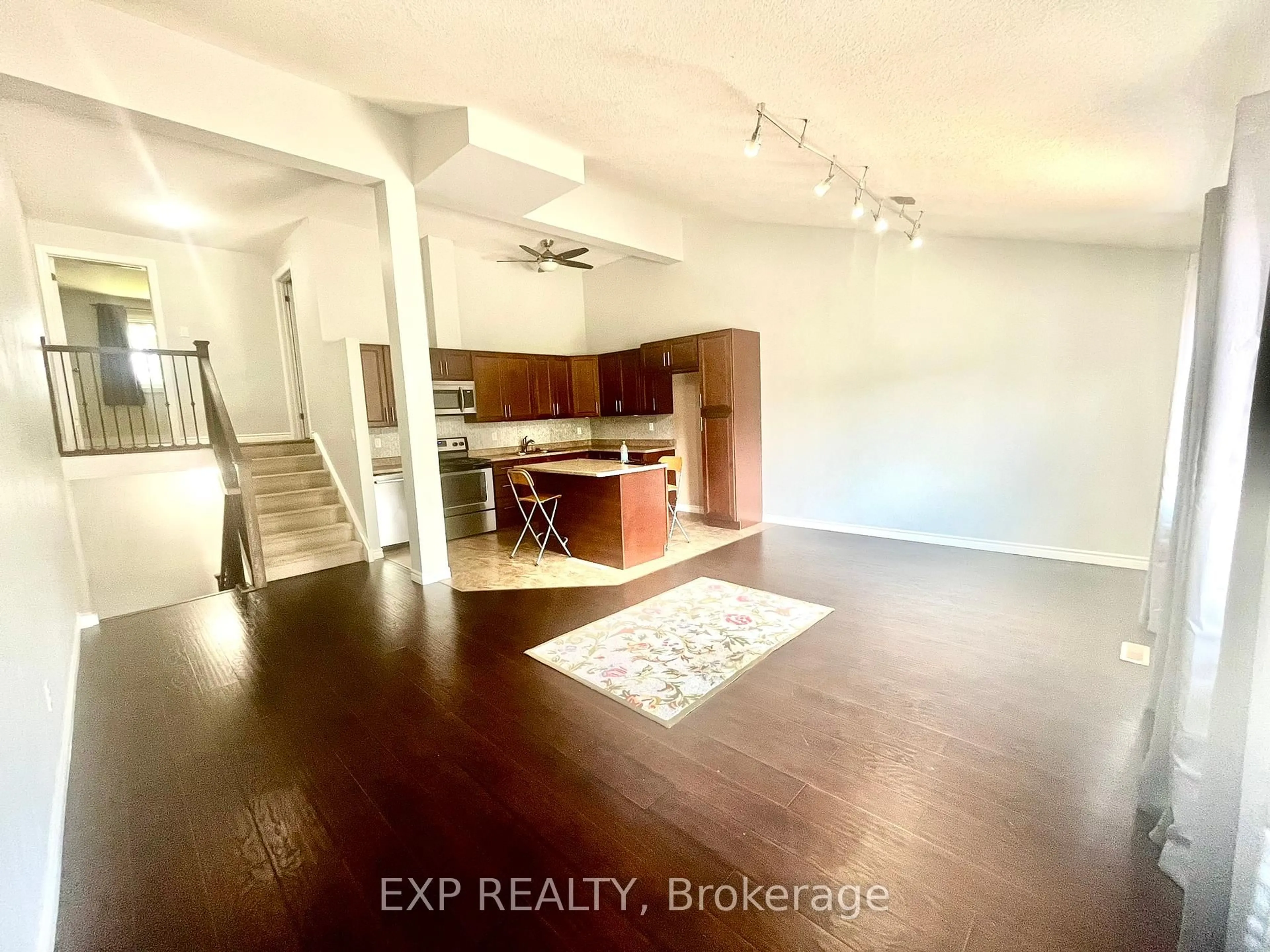 A pic of a room for 118 Overlea Dr, Kitchener Ontario N2M 1T1