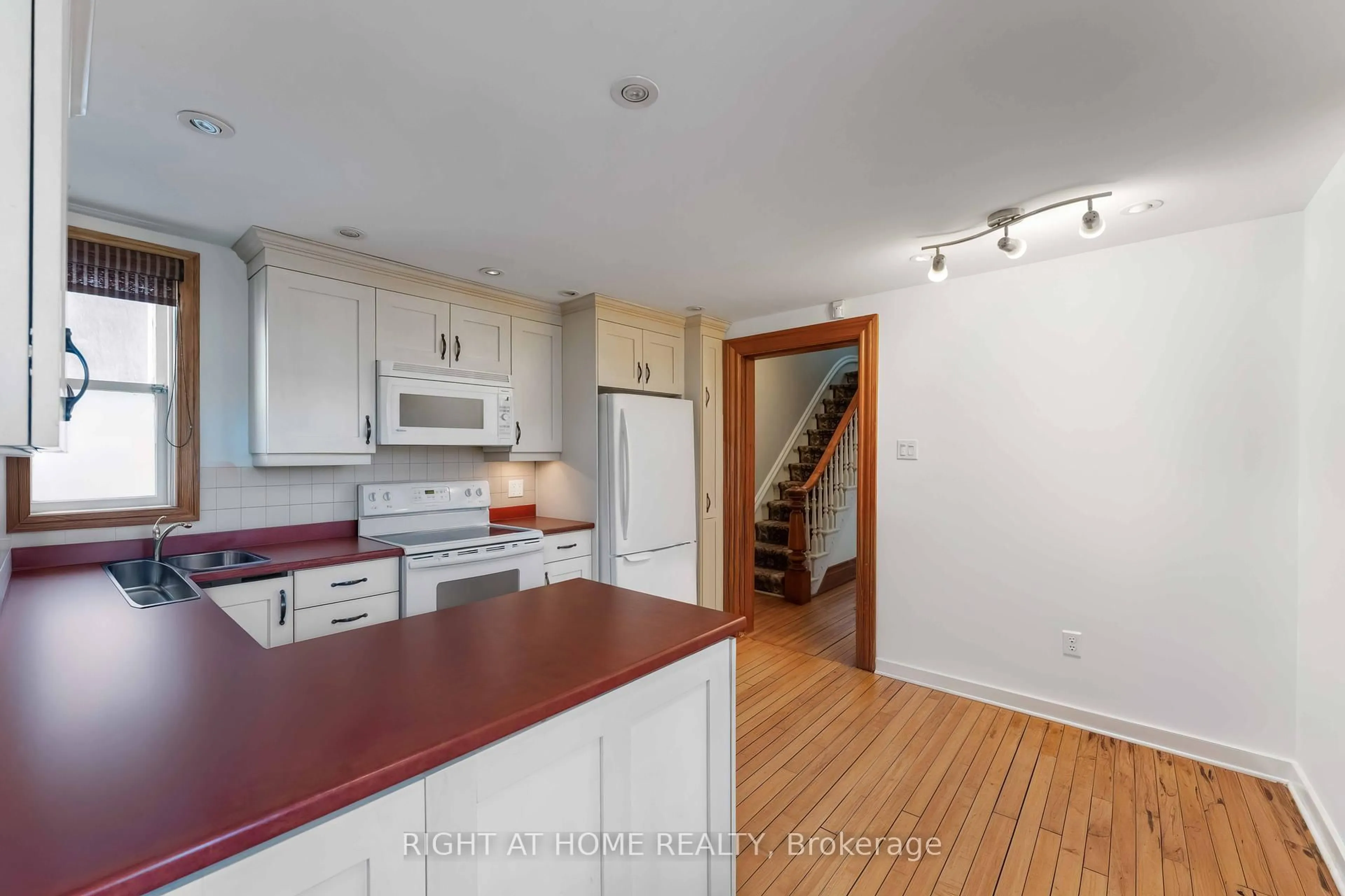 Open concept kitchen, unknown for 183 Augusta St, Ottawa Ontario K1N 8B9