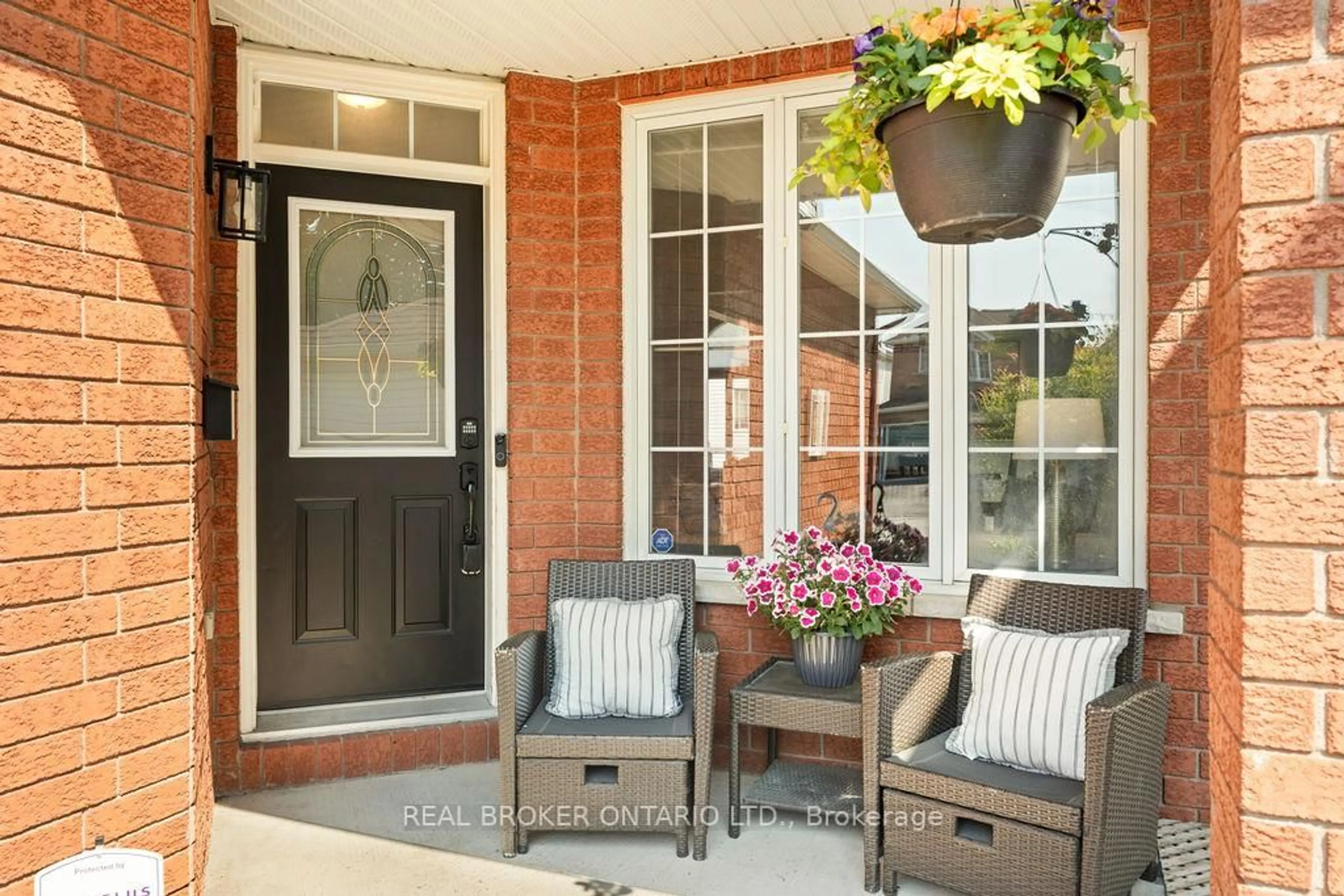 Indoor entryway for 905 Balzac Lane, Orleans Ontario K4A 4E4