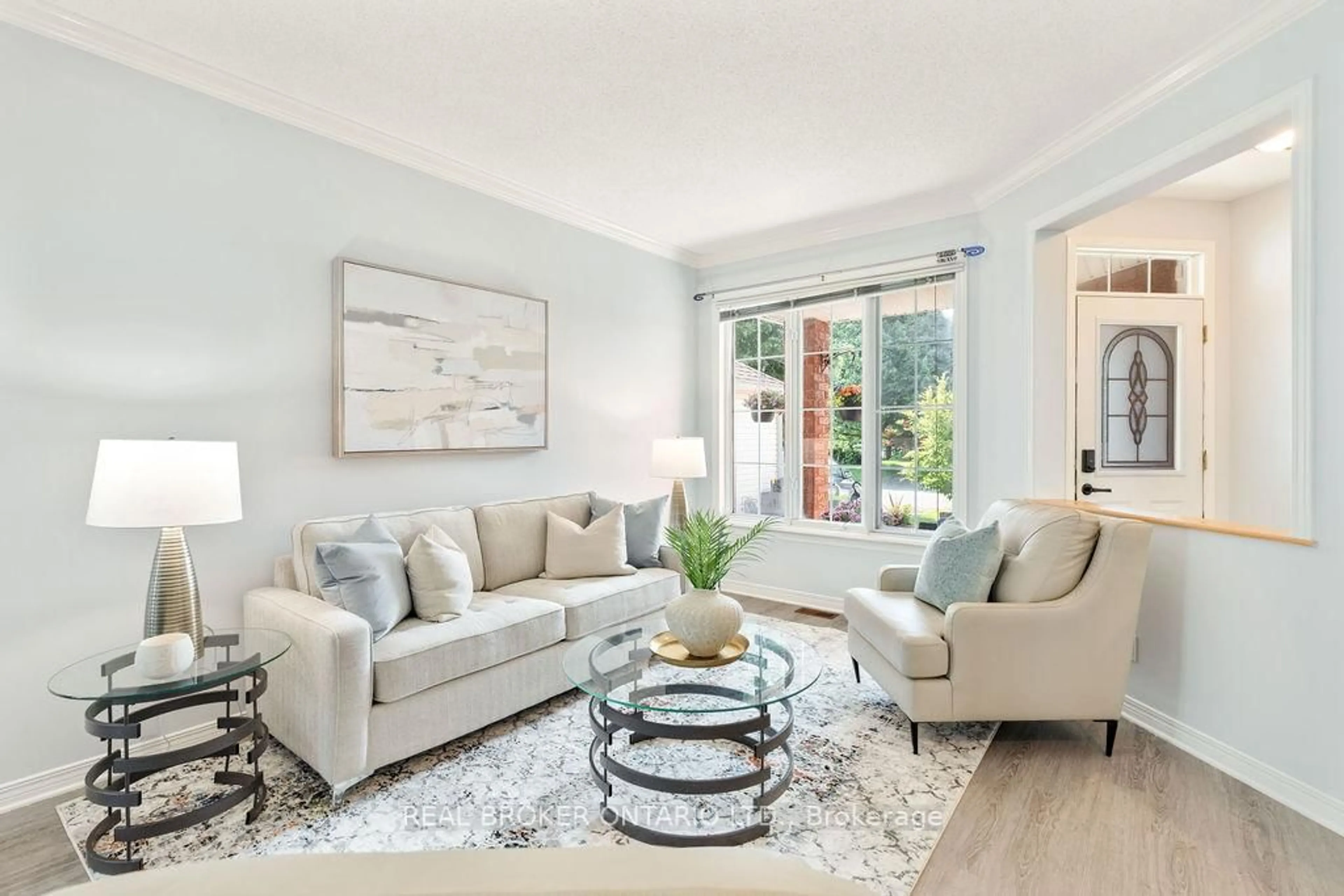 Living room with furniture, unknown for 905 Balzac Lane, Orleans Ontario K4A 4E4