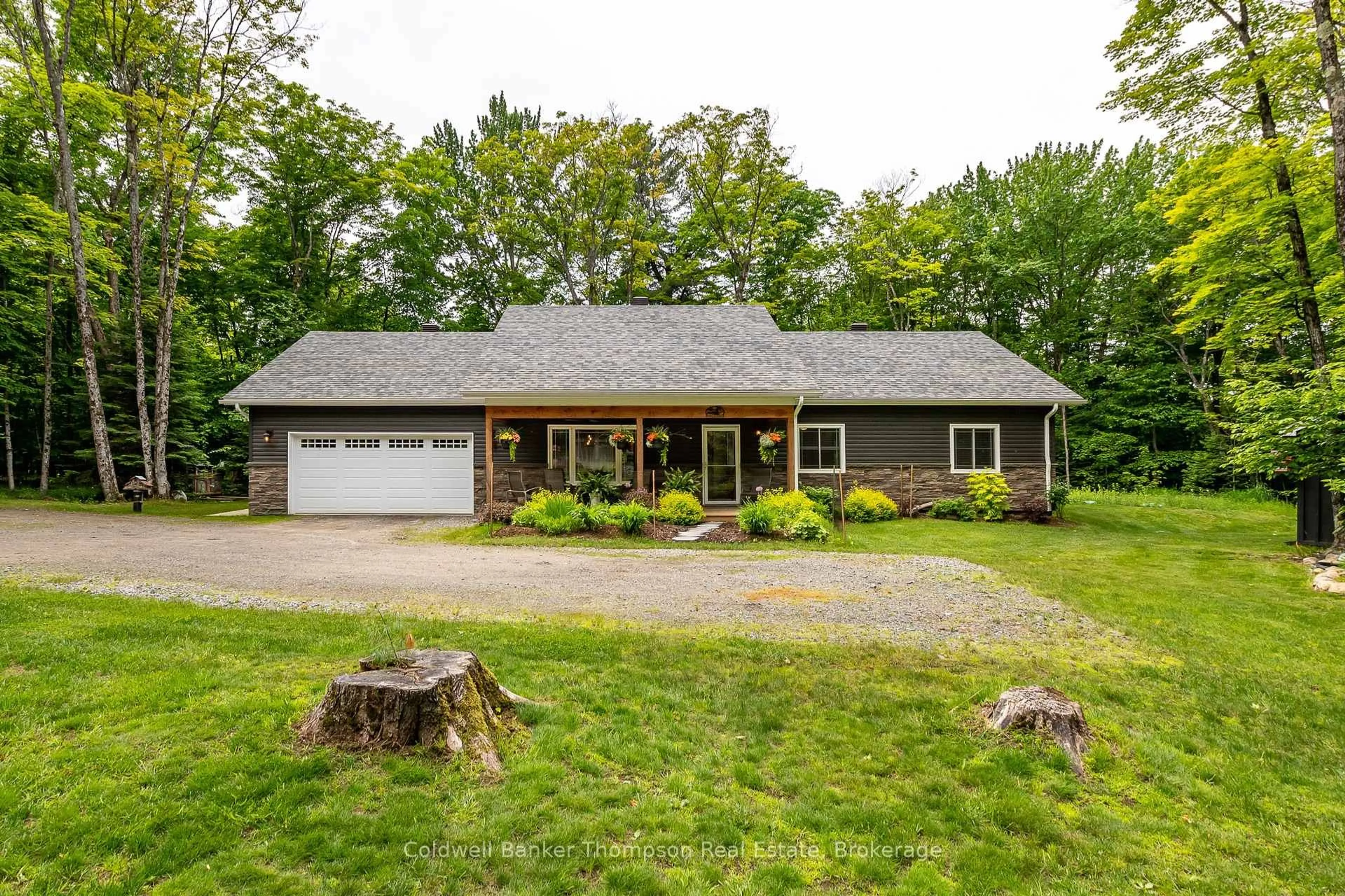 Home with vinyl exterior material, street for 866 South Waseosa Lake Rd, Huntsville Ontario P1H 2N5