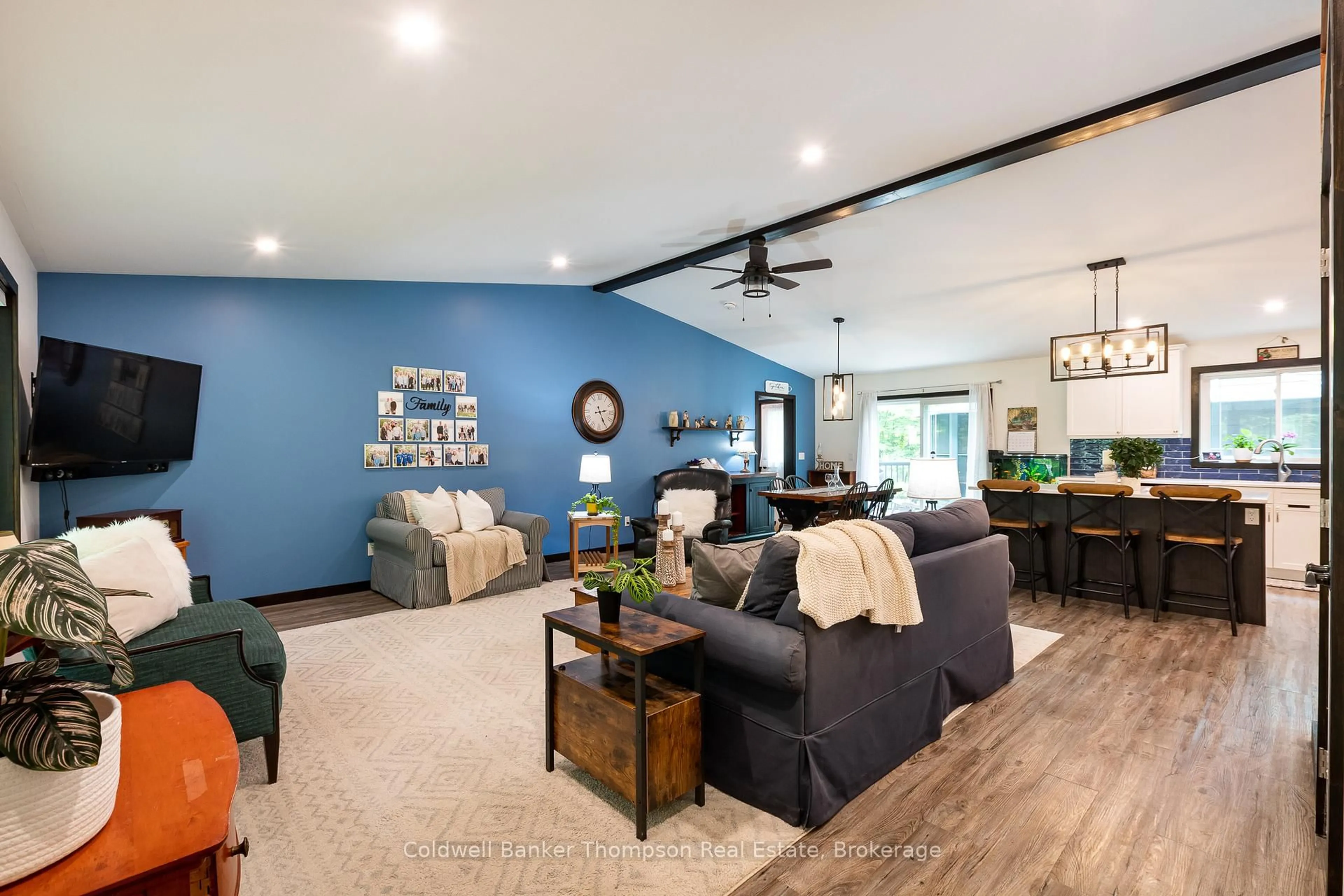 Living room with furniture, unknown for 866 South Waseosa Lake Rd, Huntsville Ontario P1H 2N5