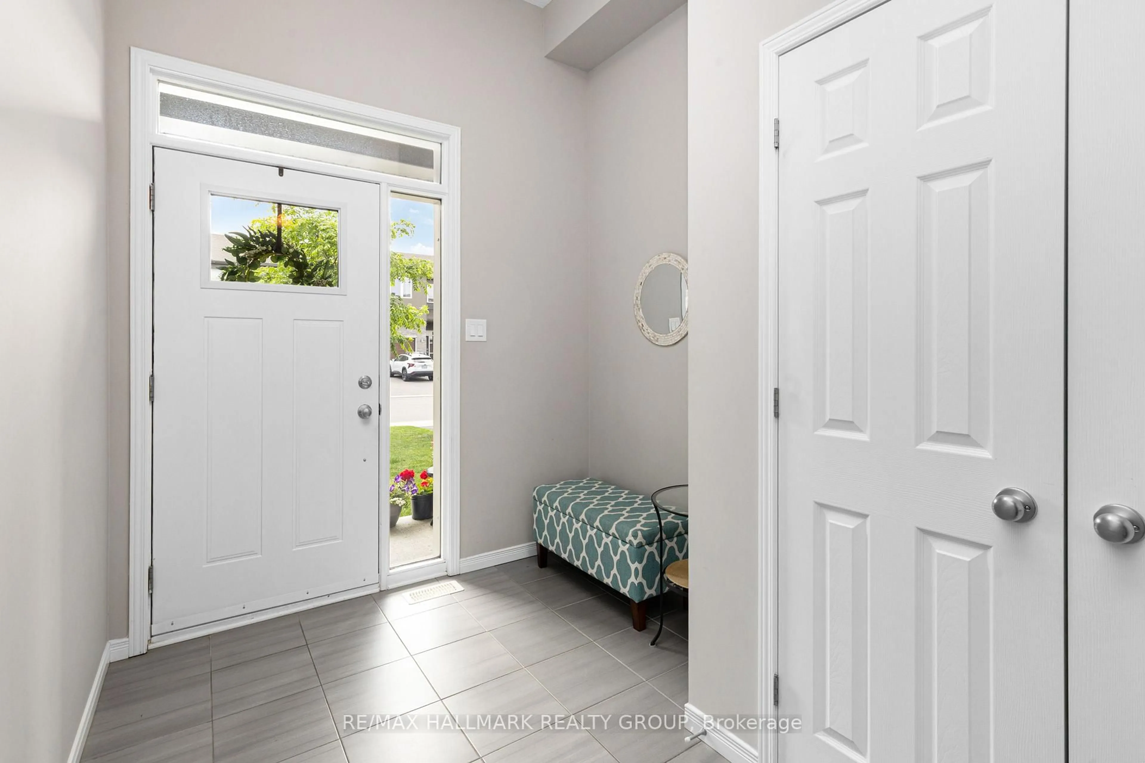 Indoor entryway for 15 RIDDELL St, Carleton Place Ontario K7C 0J5