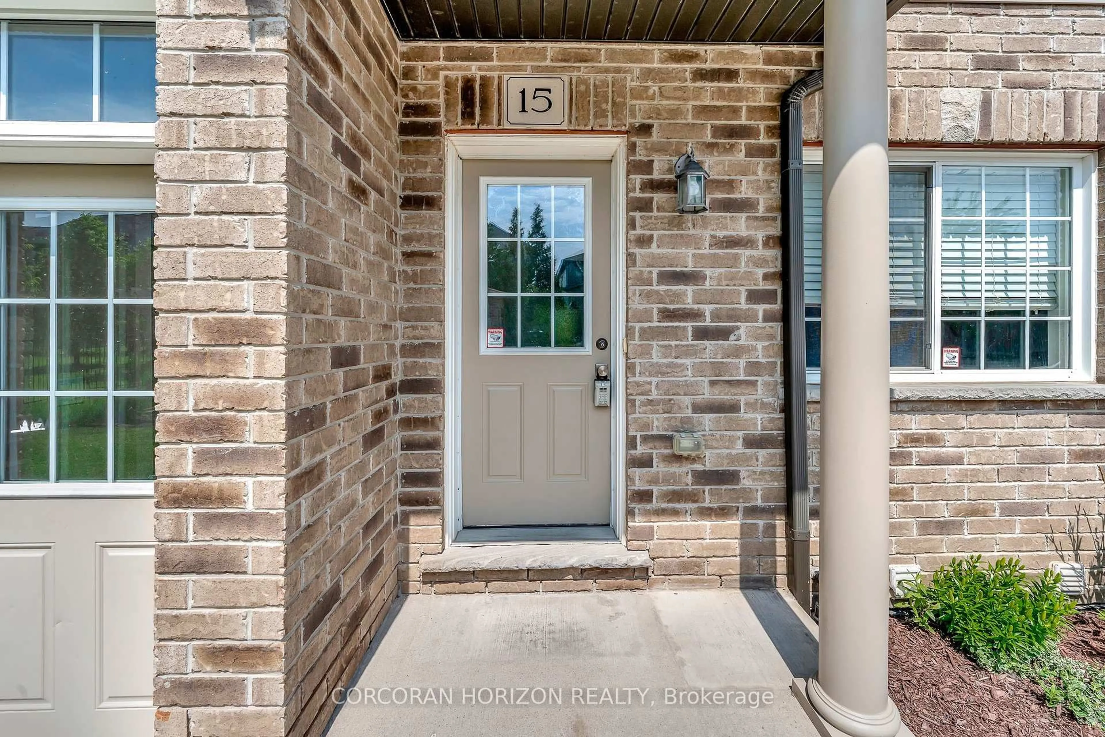 Indoor entryway for 1180 Countrystone Dr #15, Kitchener Ontario N2N 0B9