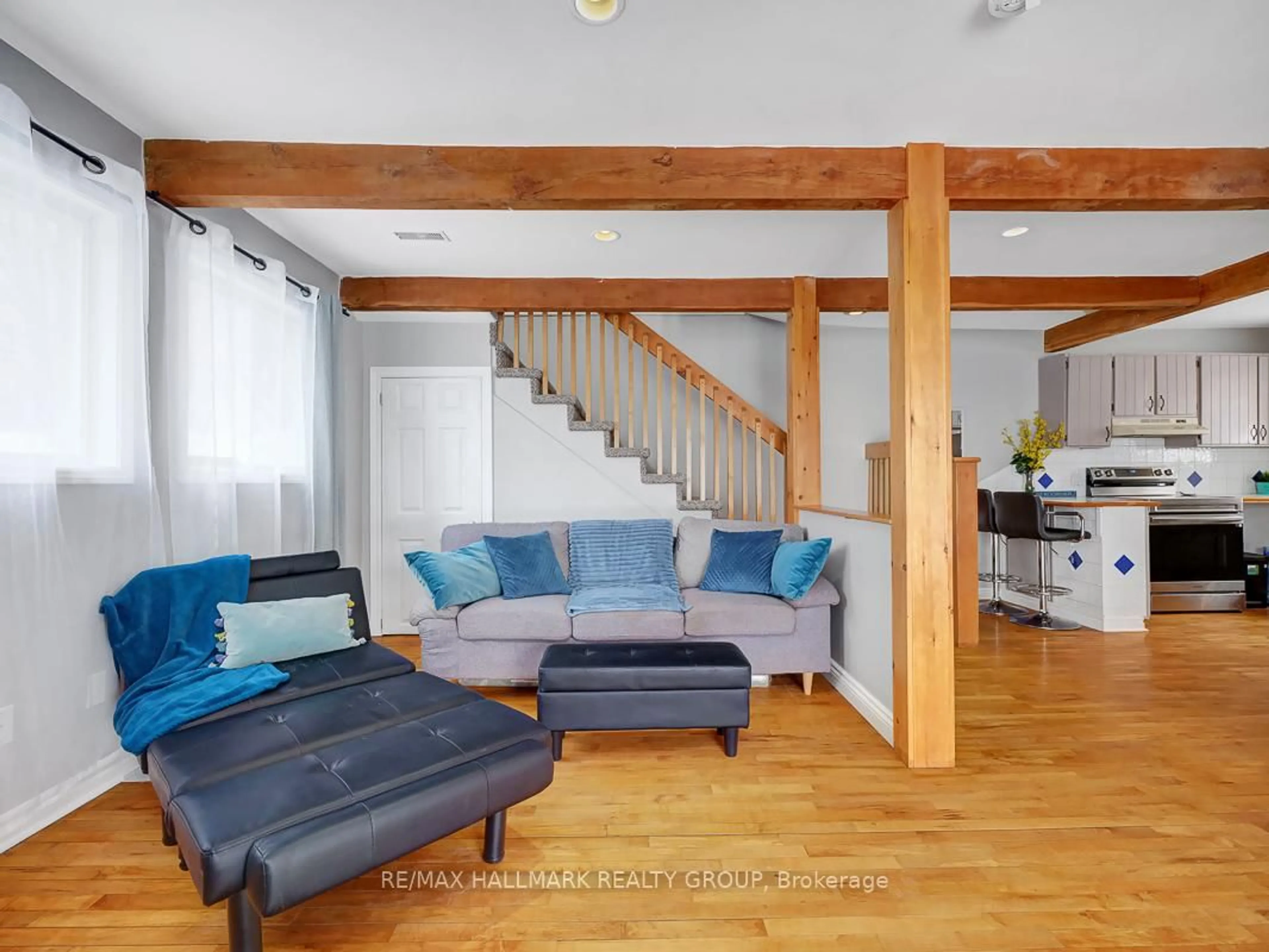 Living room with furniture, wood/laminate floor for 298 Ebbs Bay Dr, Carleton Place Ontario K7C 4K8