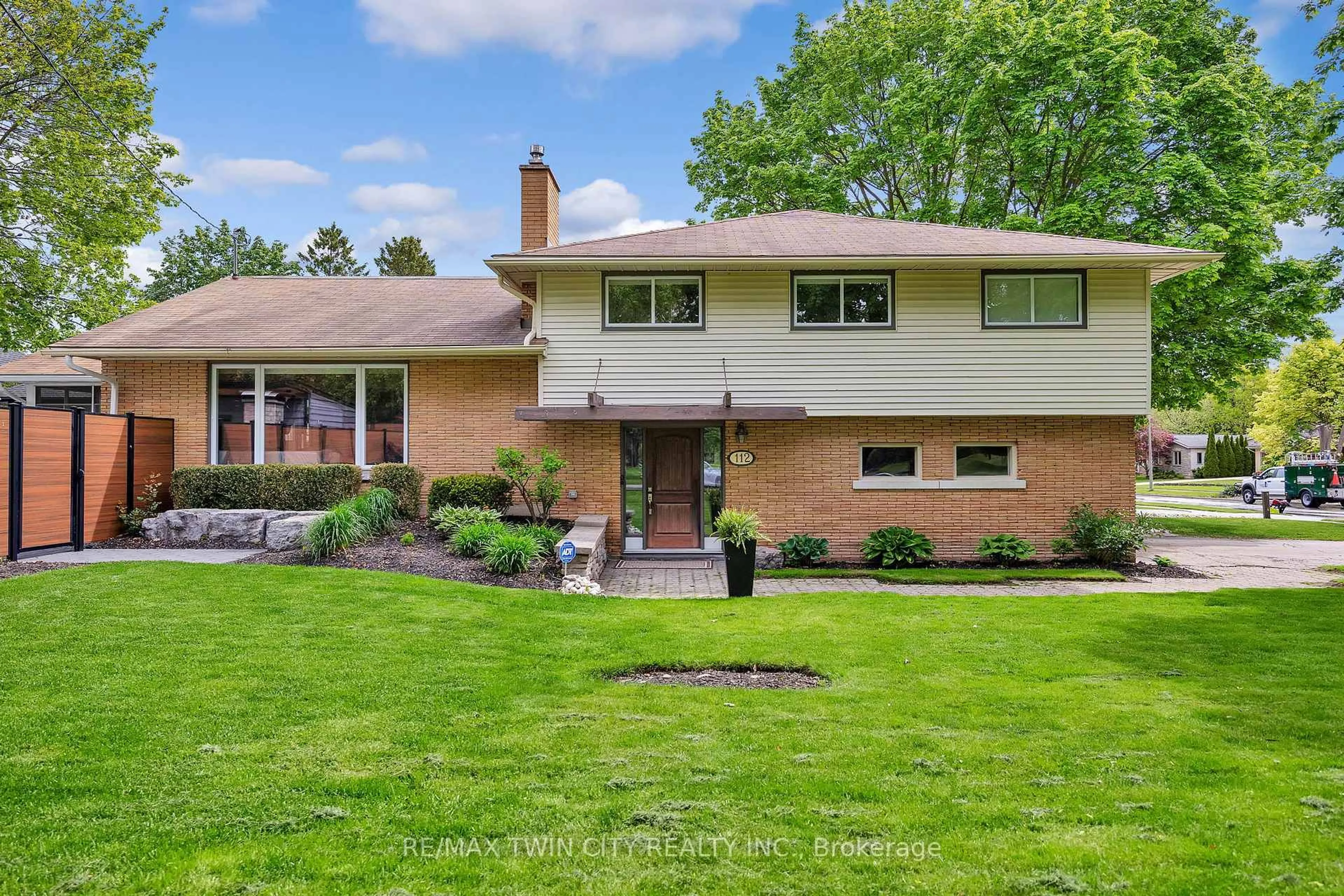 Home with brick exterior material, street for 112 ABERDEEN Rd, Kitchener Ontario N2M 2Y7