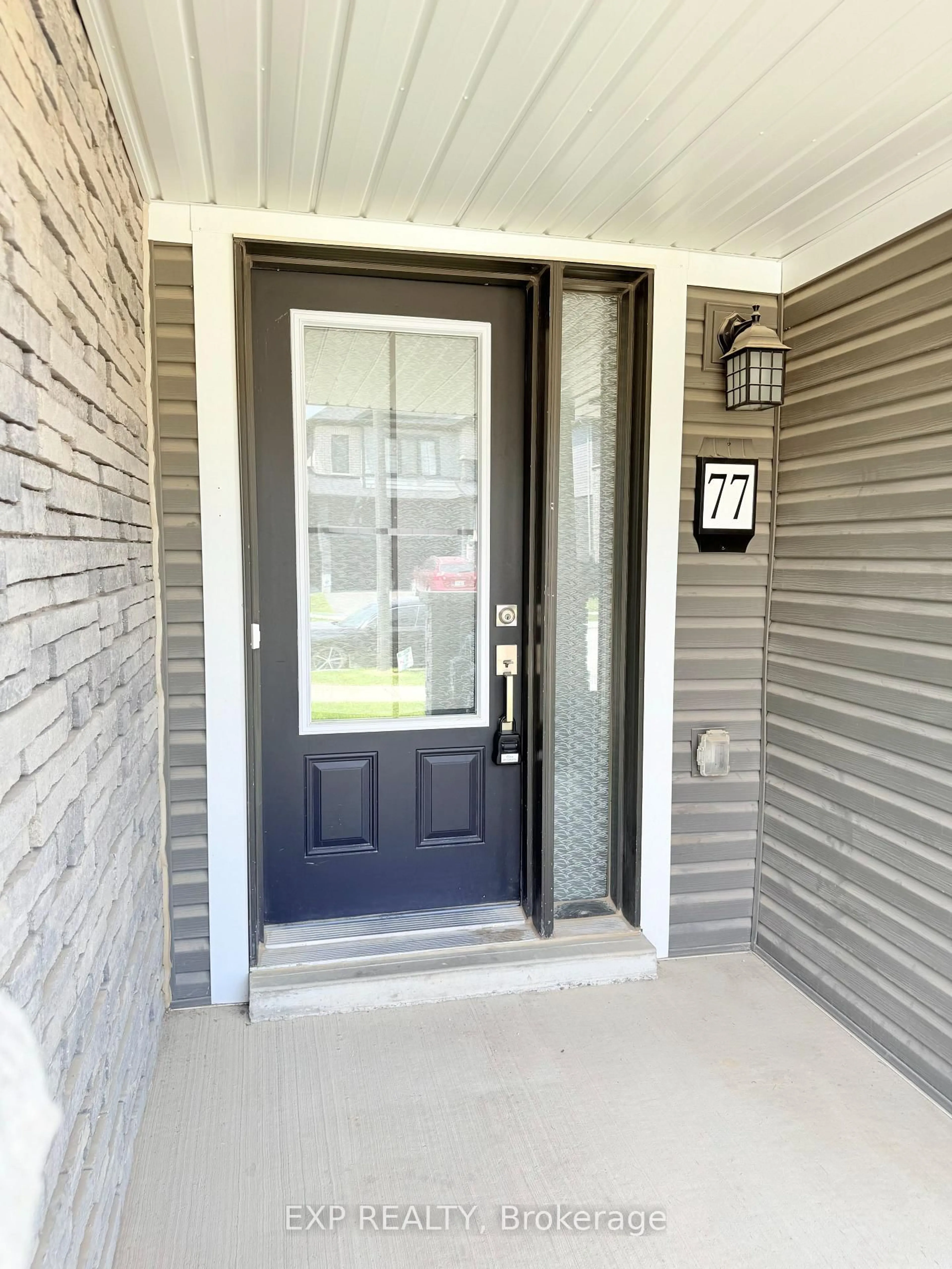 Indoor entryway for 77 Holder Dr, Brant Ontario N3T 0W3