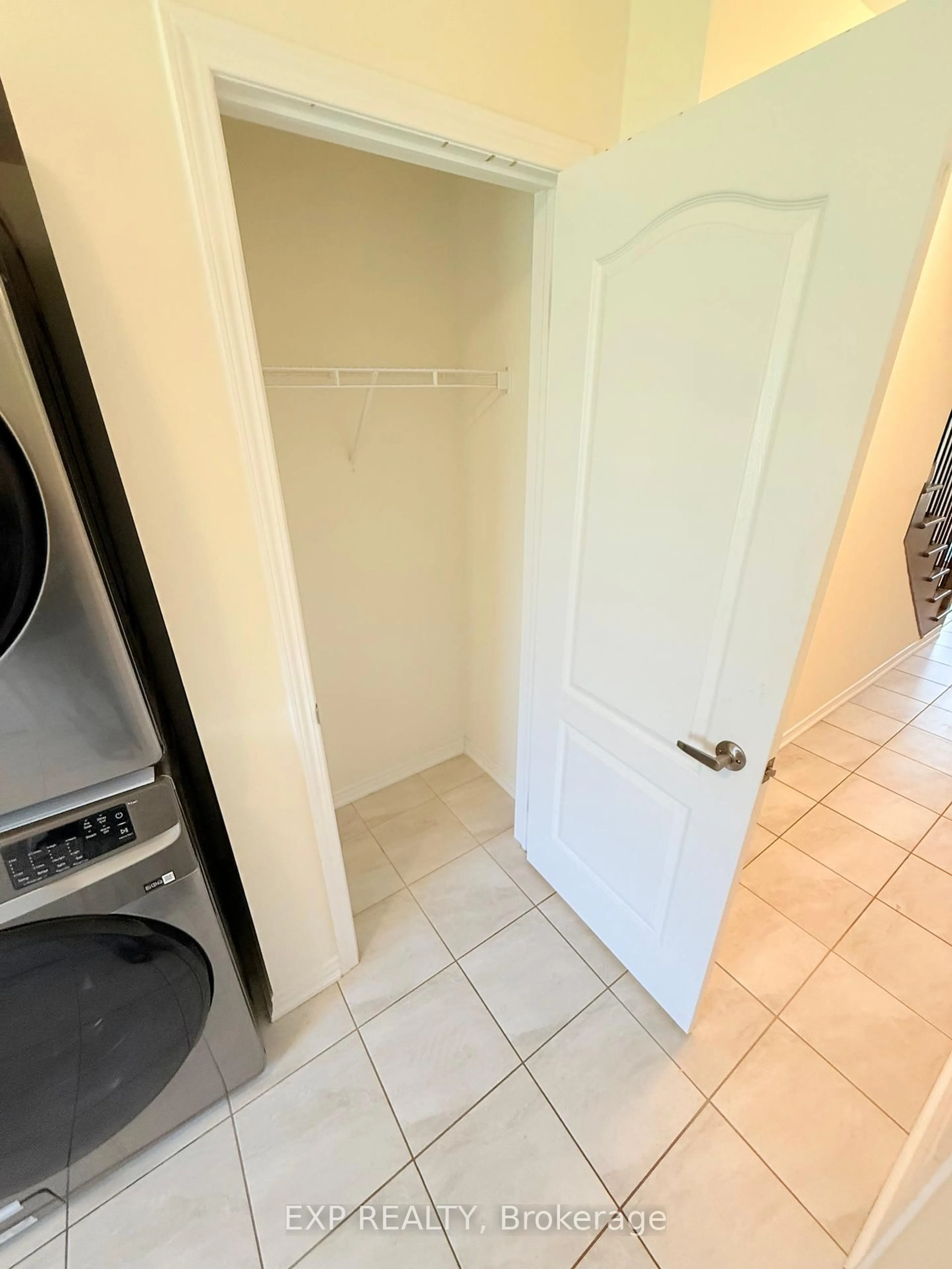 Laundry room for 77 Holder Dr, Brant Ontario N3T 0W3
