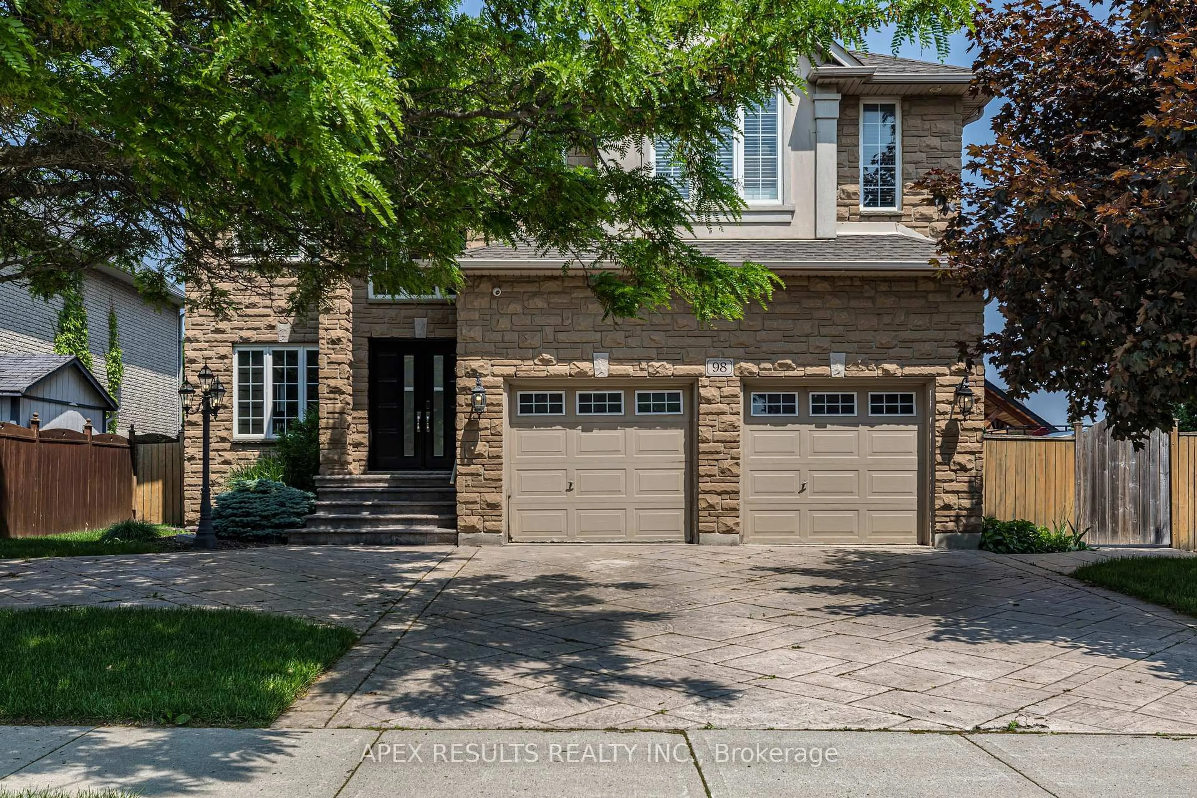 Home with brick exterior material, street for 98 STONEHENGE Dr, Hamilton Ontario L9K 1M1